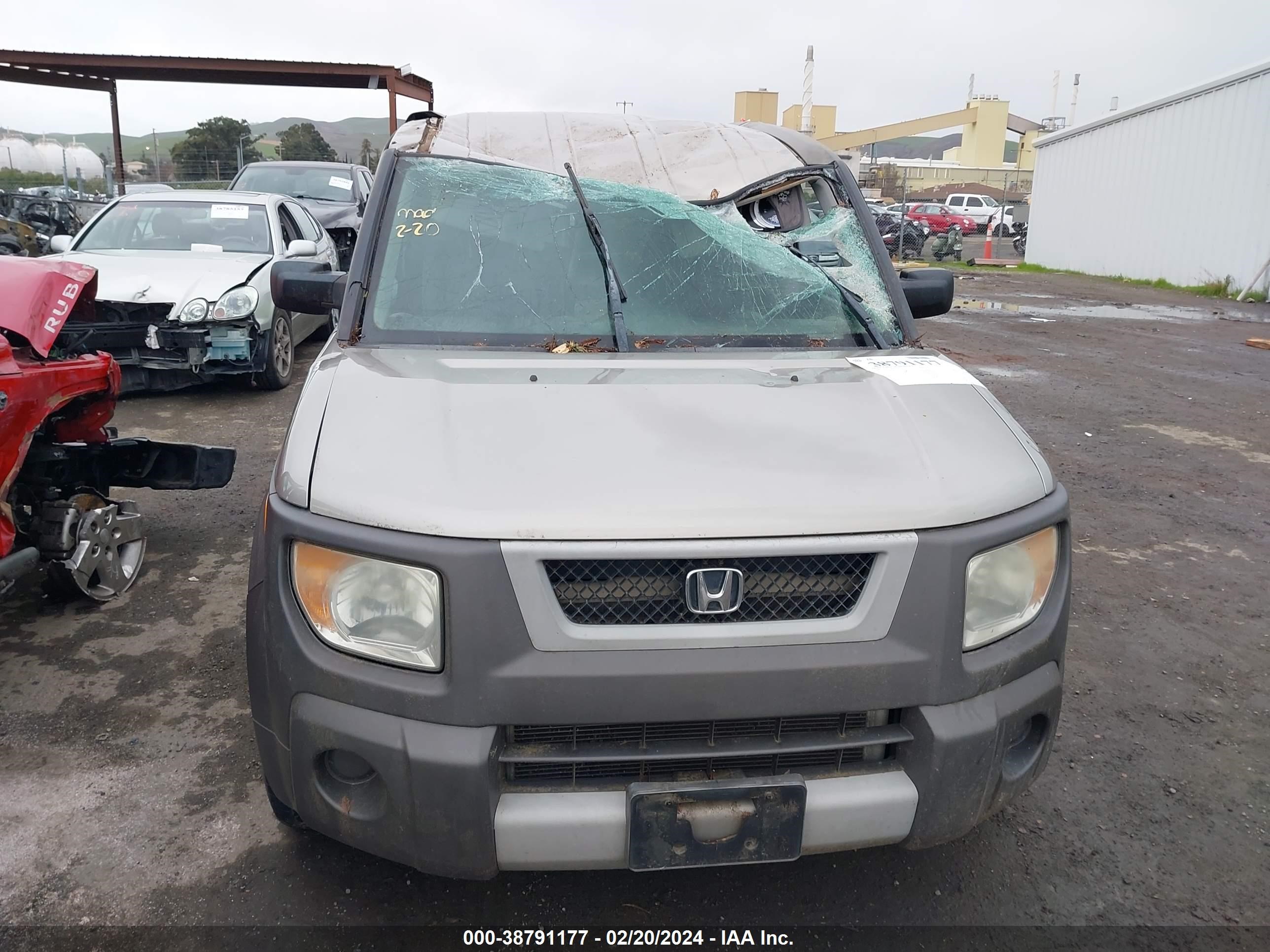 Photo 11 VIN: 5J6YH285X3L041515 - HONDA ELEMENT 