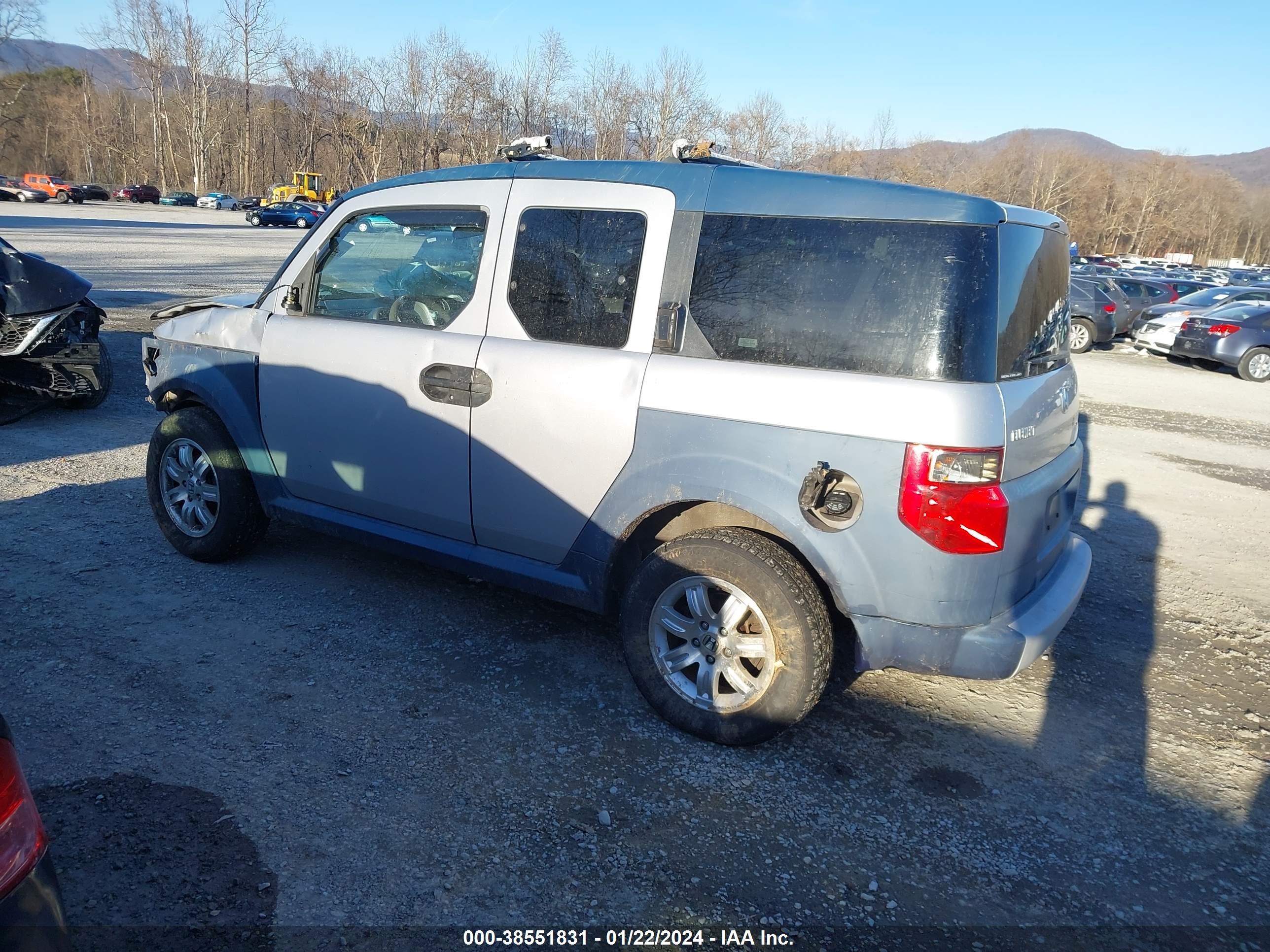 Photo 2 VIN: 5J6YH28605L030132 - HONDA ELEMENT 