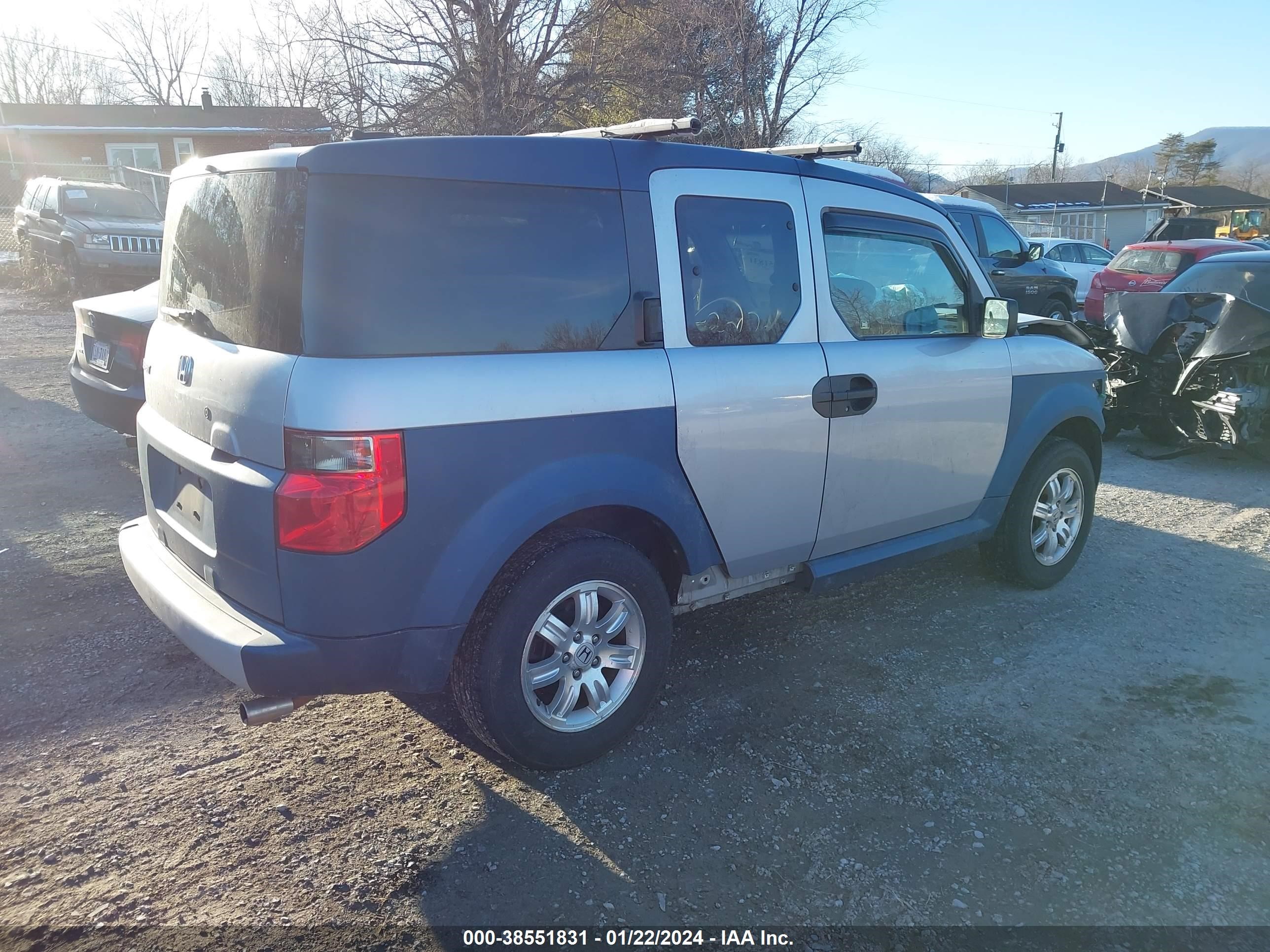 Photo 3 VIN: 5J6YH28605L030132 - HONDA ELEMENT 