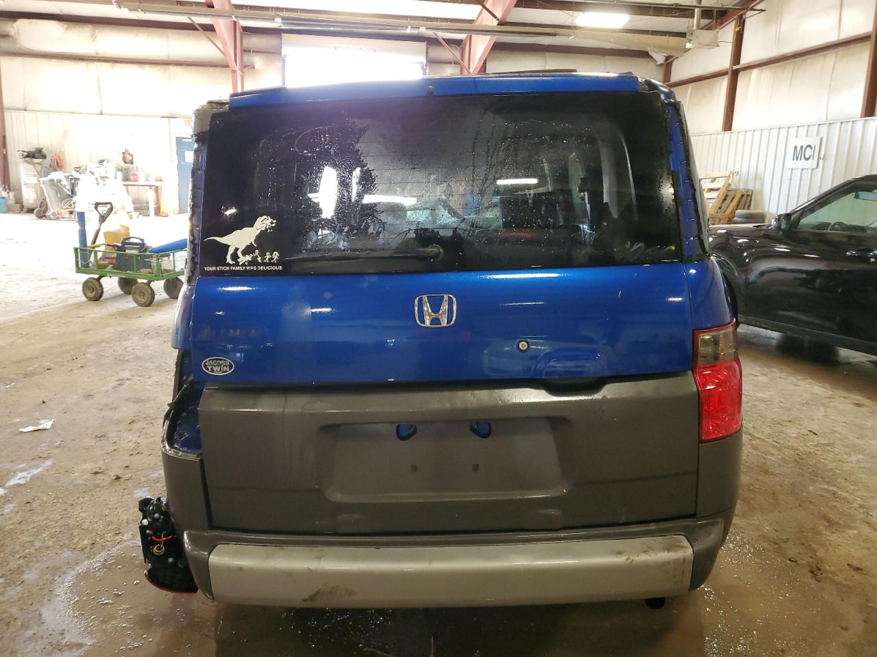 Photo 5 VIN: 5J6YH28674L001807 - HONDA ELEMENT 