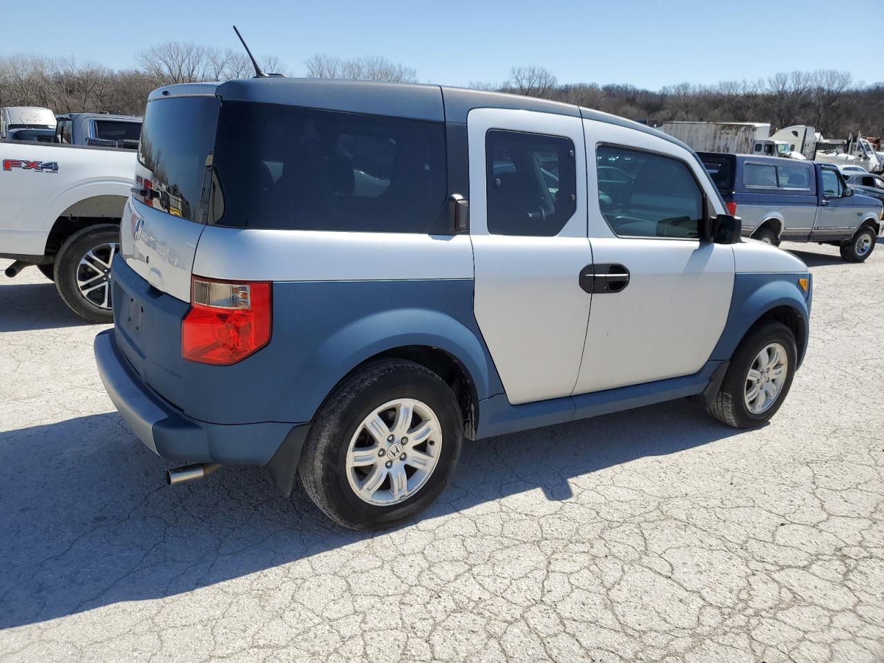 Photo 2 VIN: 5J6YH28696L025674 - HONDA ELEMENT 