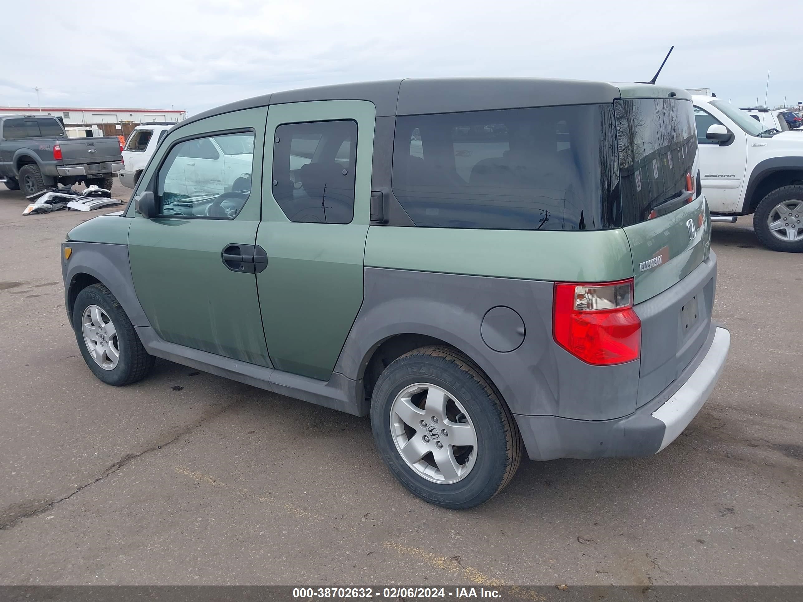 Photo 2 VIN: 5J6YH286X5L002323 - HONDA ELEMENT 