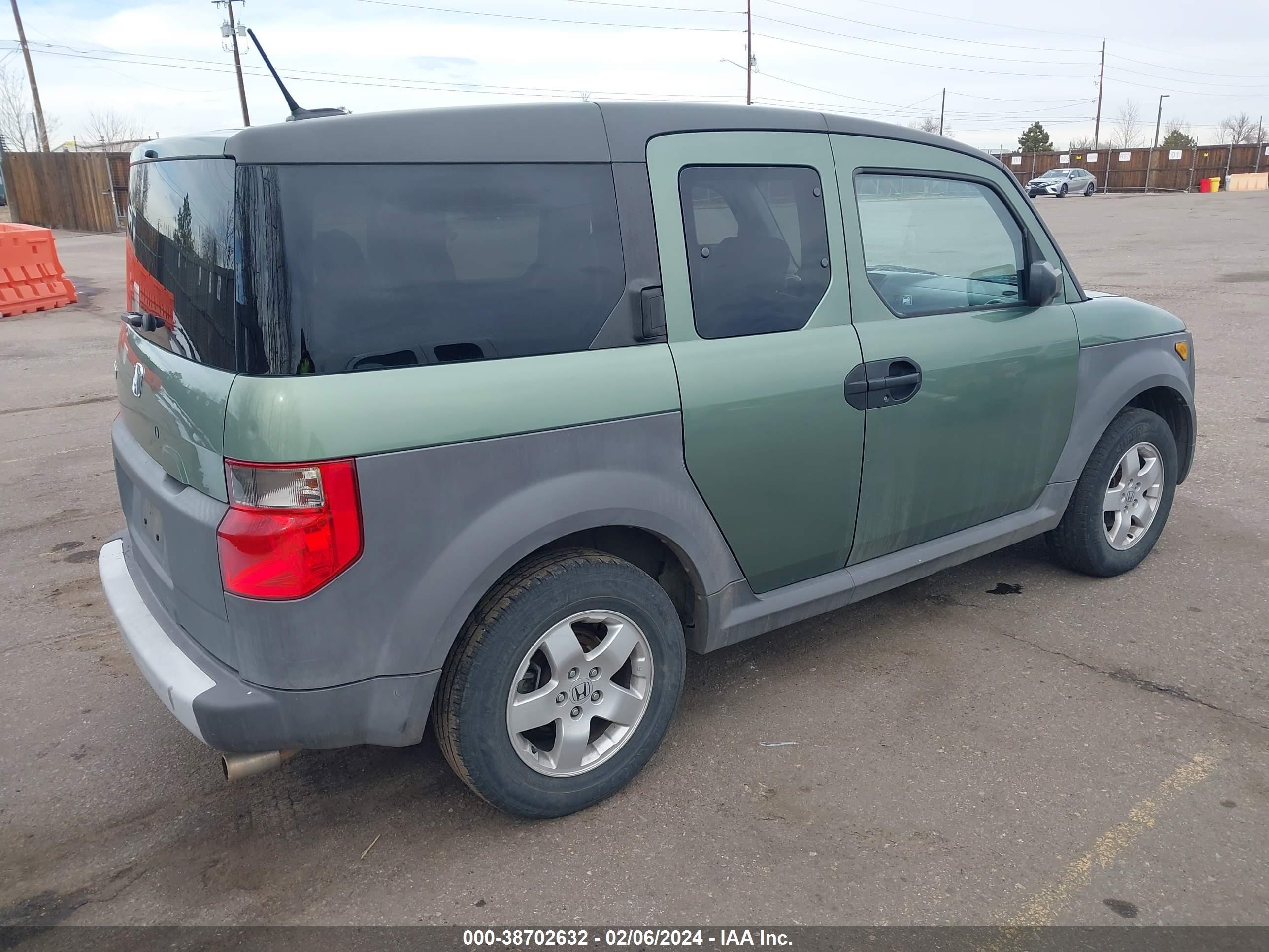 Photo 3 VIN: 5J6YH286X5L002323 - HONDA ELEMENT 