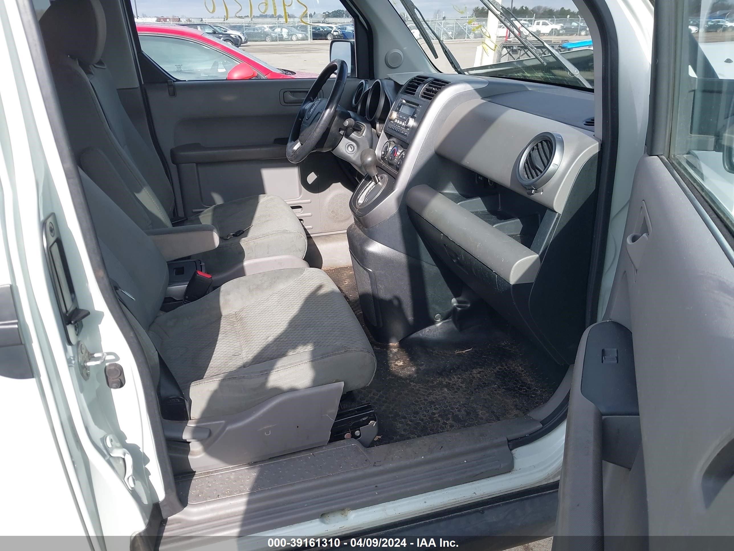 Photo 4 VIN: 5J6YH28709L002989 - HONDA ELEMENT 