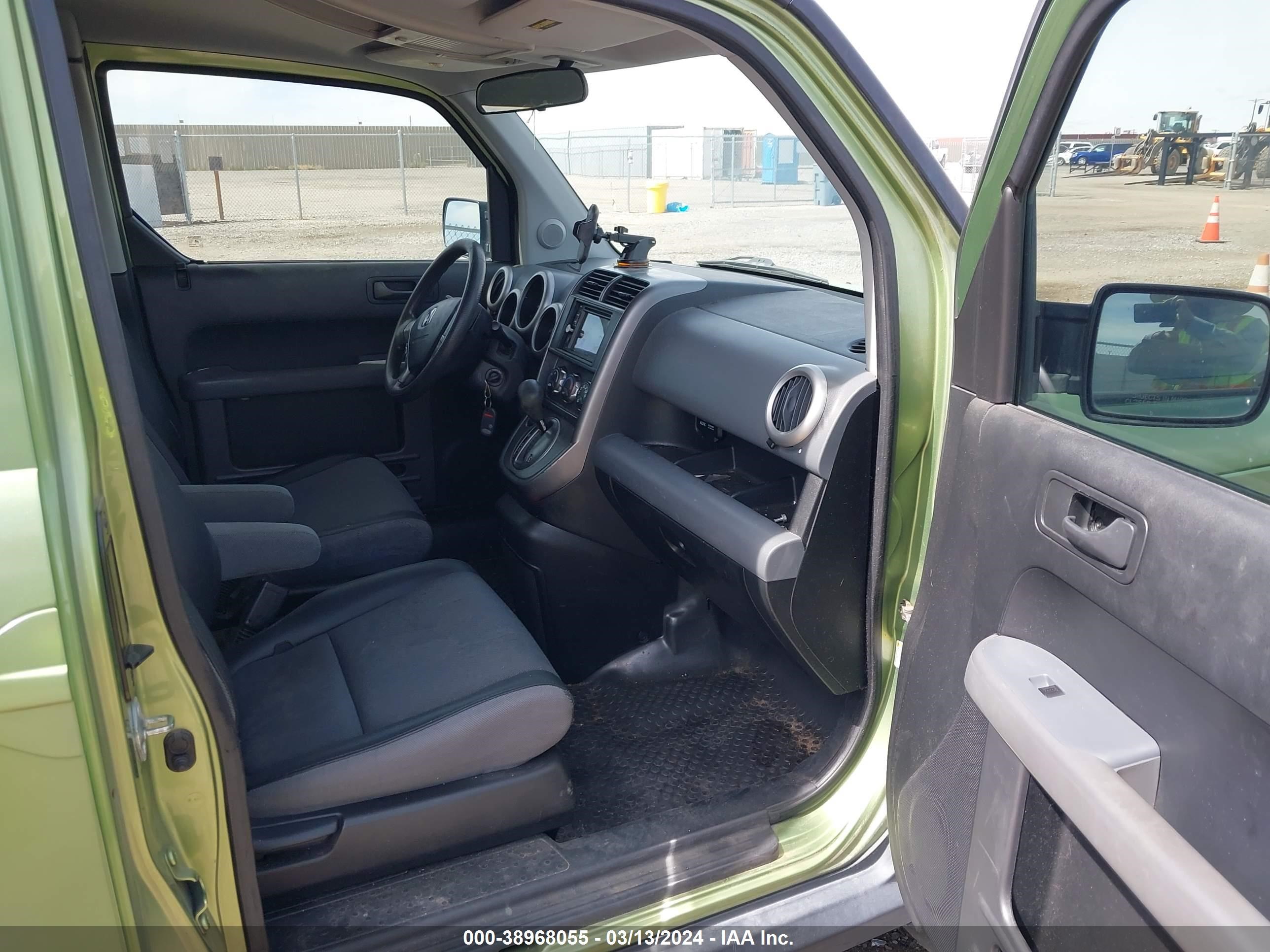 Photo 4 VIN: 5J6YH28716L008490 - HONDA ELEMENT 