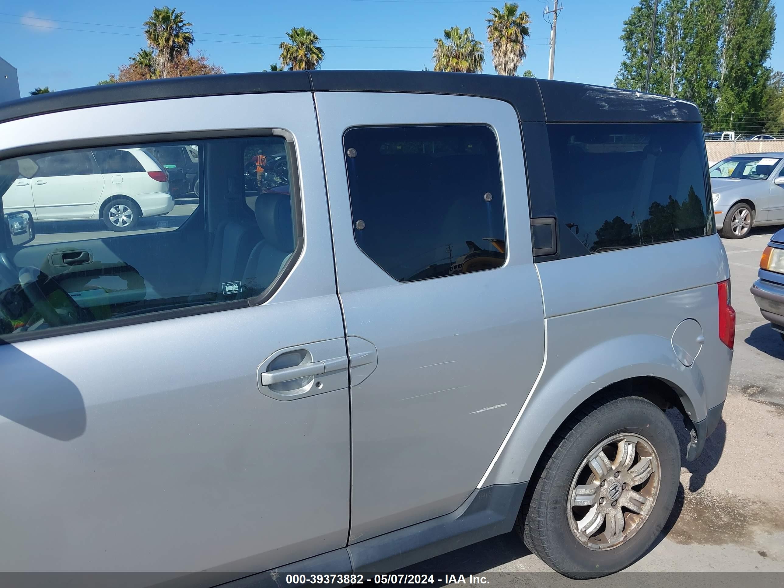 Photo 5 VIN: 5J6YH28716L022132 - HONDA ELEMENT 