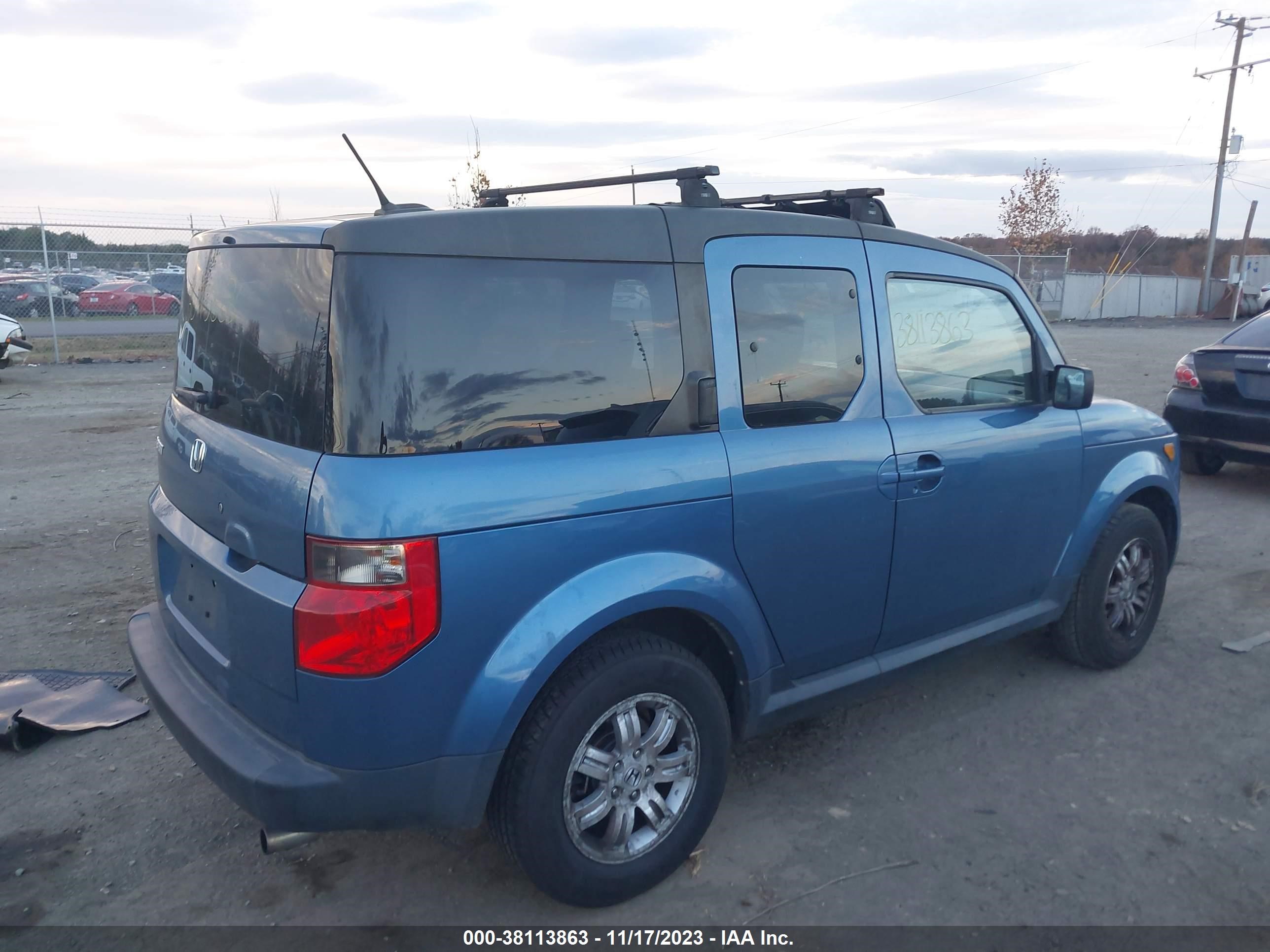 Photo 3 VIN: 5J6YH28728L010820 - HONDA ELEMENT 