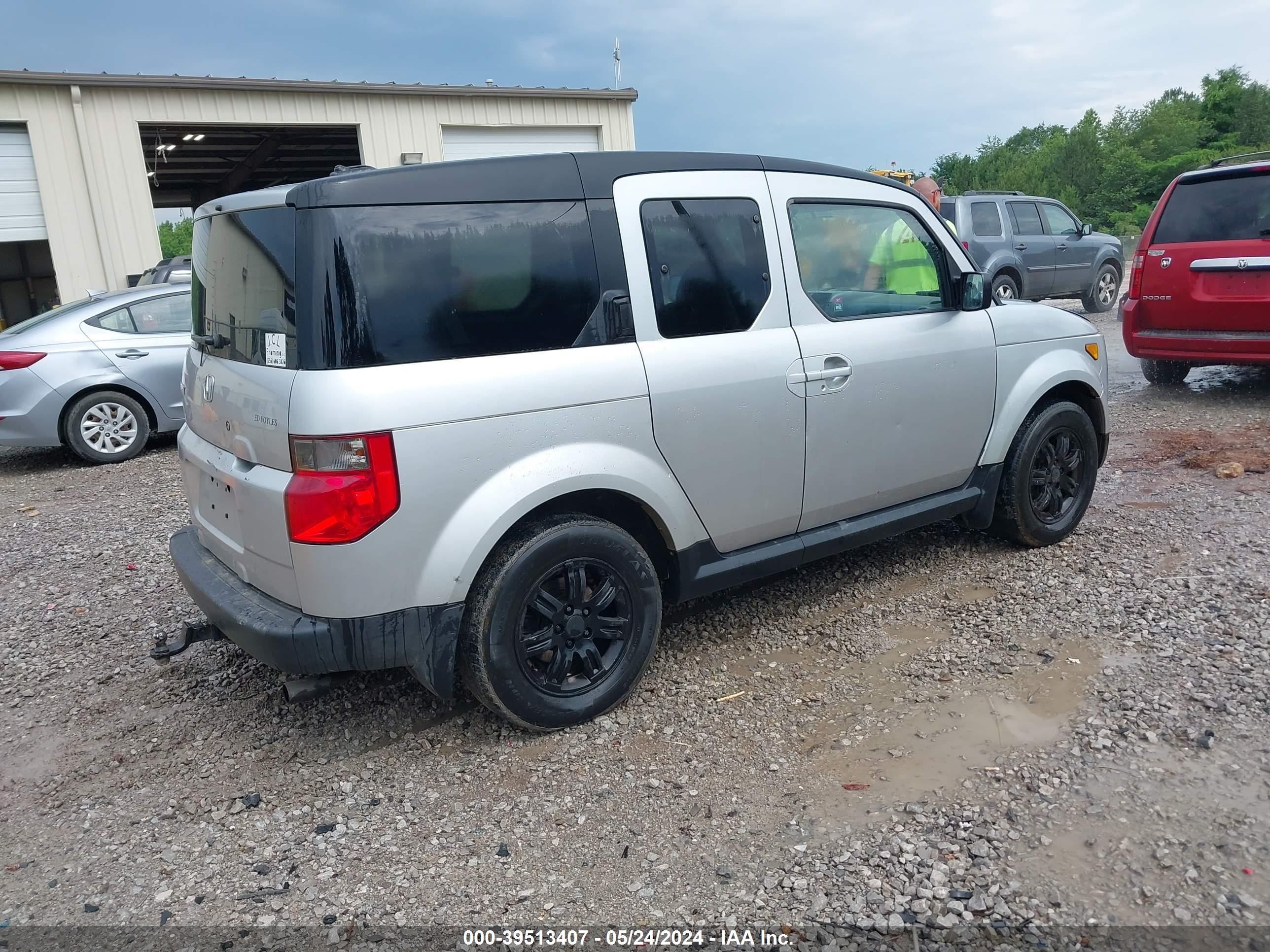 Photo 3 VIN: 5J6YH28786L019440 - HONDA ELEMENT 