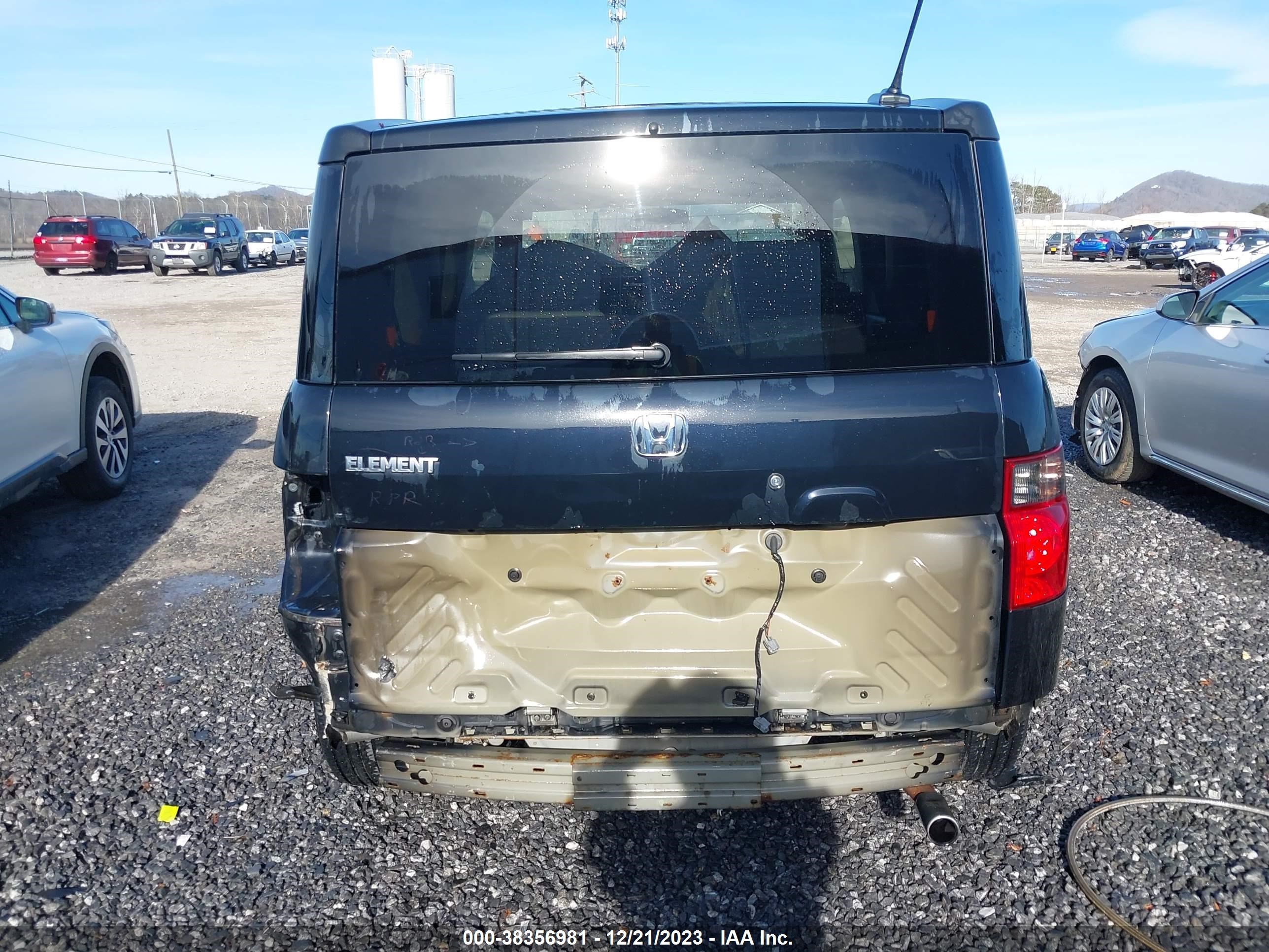 Photo 16 VIN: 5J6YH28788L014841 - HONDA ELEMENT 