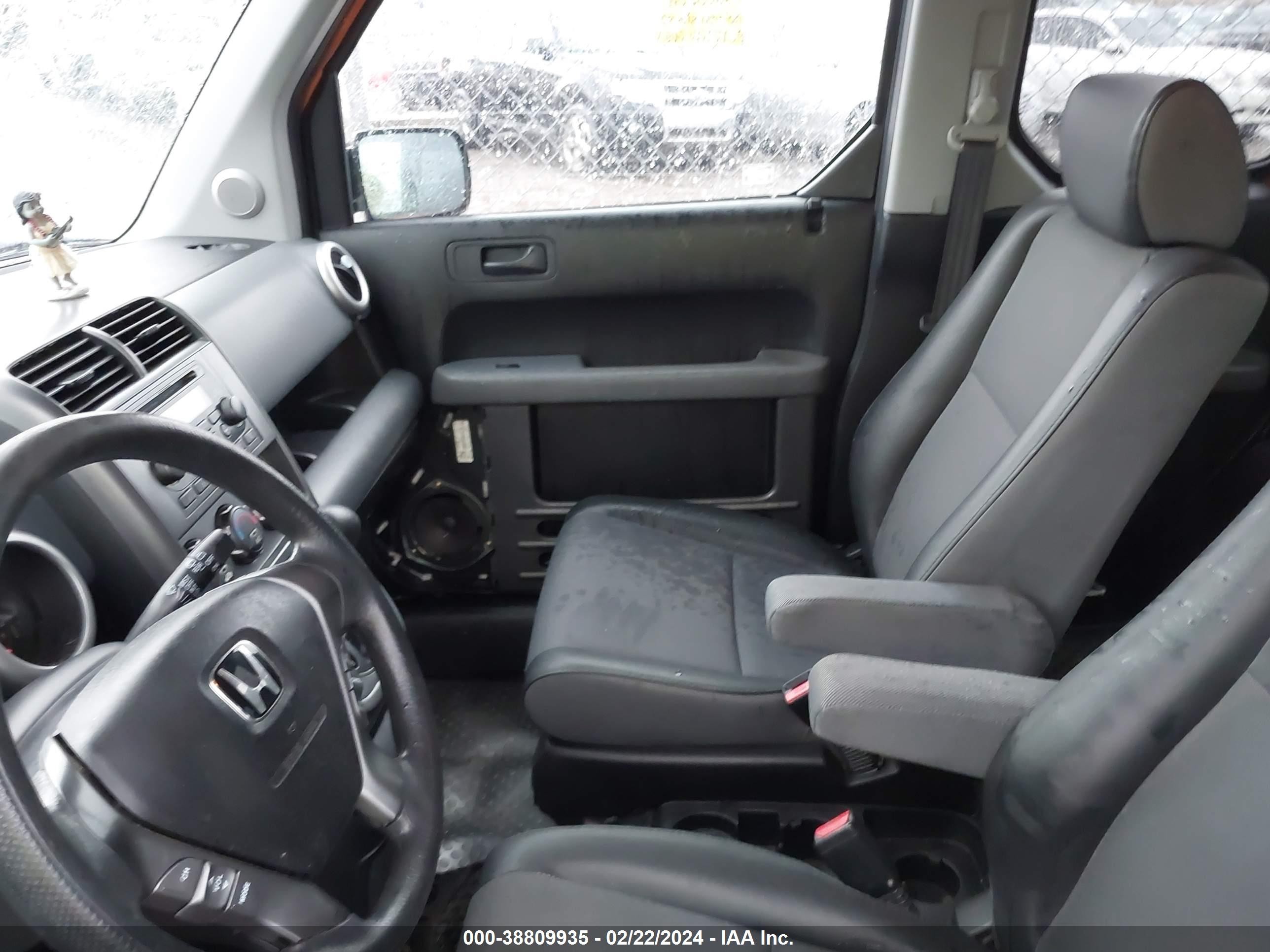 Photo 4 VIN: 5J6YH28796L015557 - HONDA ELEMENT 