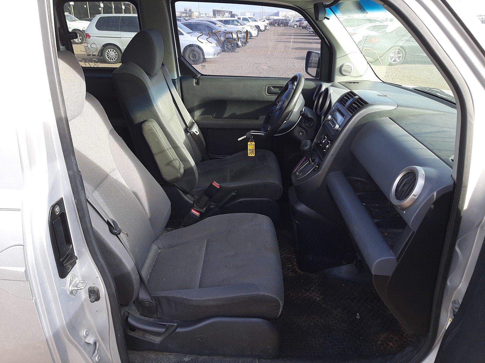 Photo 4 VIN: 5J6YH287X7L010739 - HONDA ELEMENT EX 