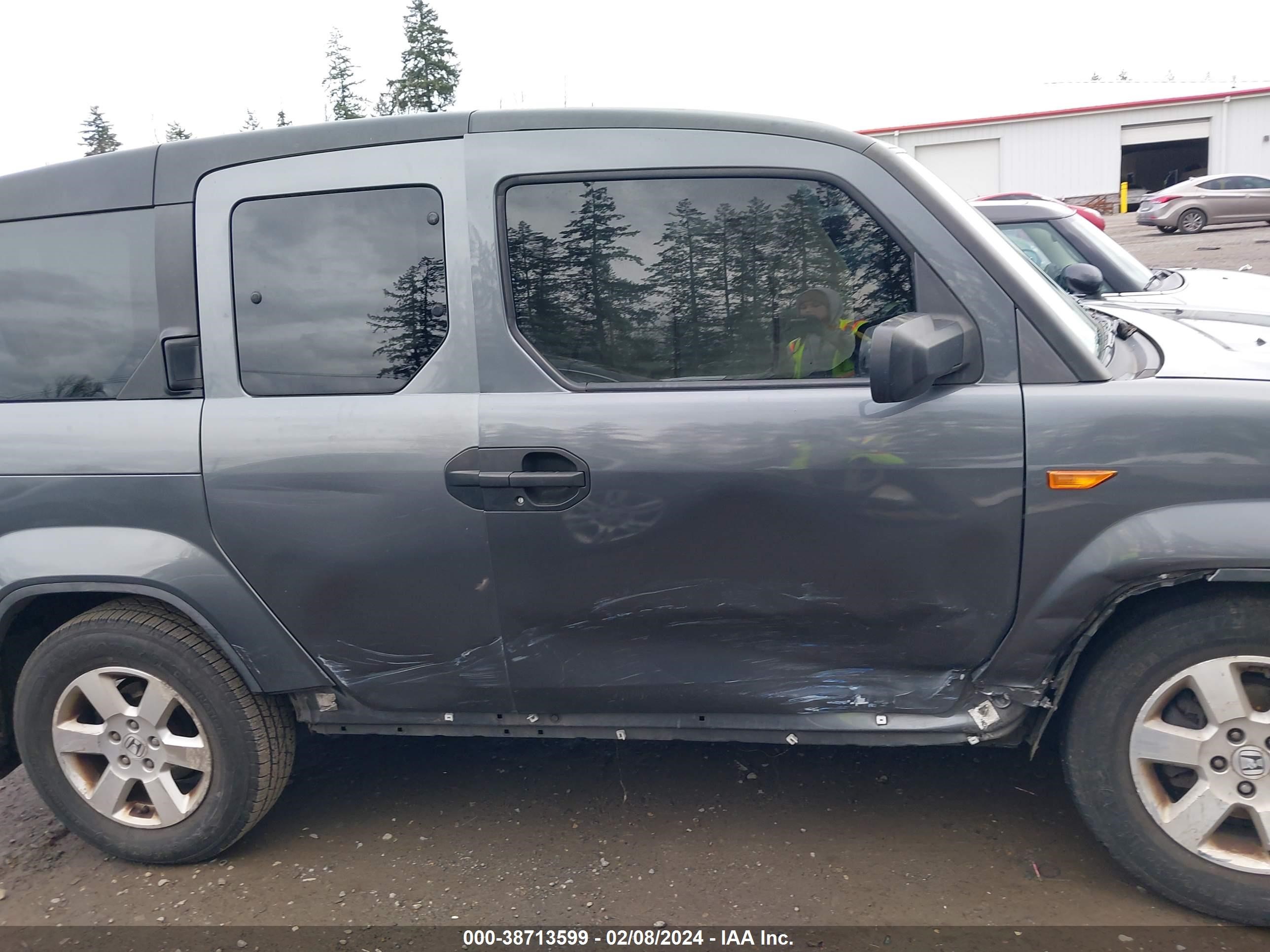 Photo 12 VIN: 5J6YH287X9L000568 - HONDA ELEMENT 