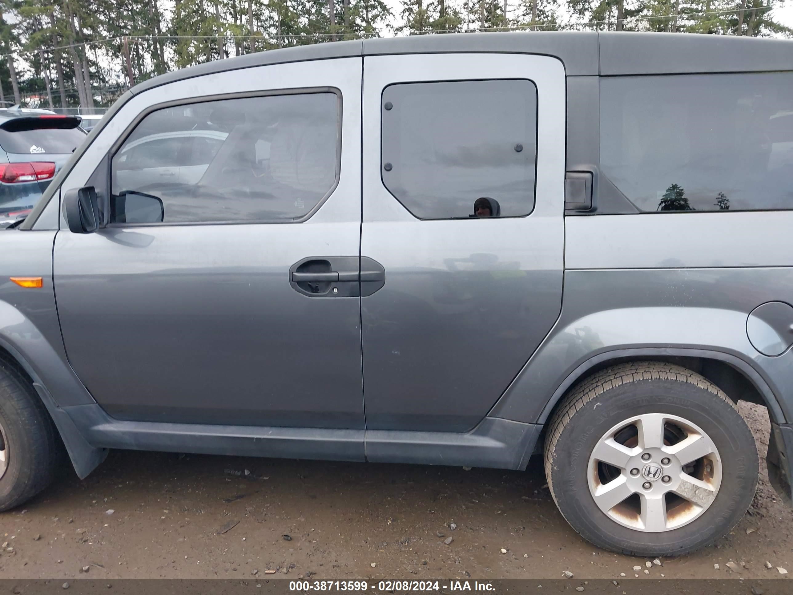 Photo 13 VIN: 5J6YH287X9L000568 - HONDA ELEMENT 