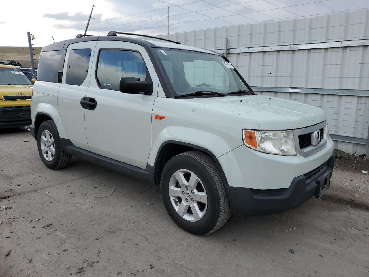 Photo 3 VIN: 5J6YH2H75AL008565 - HONDA ELEMENT 