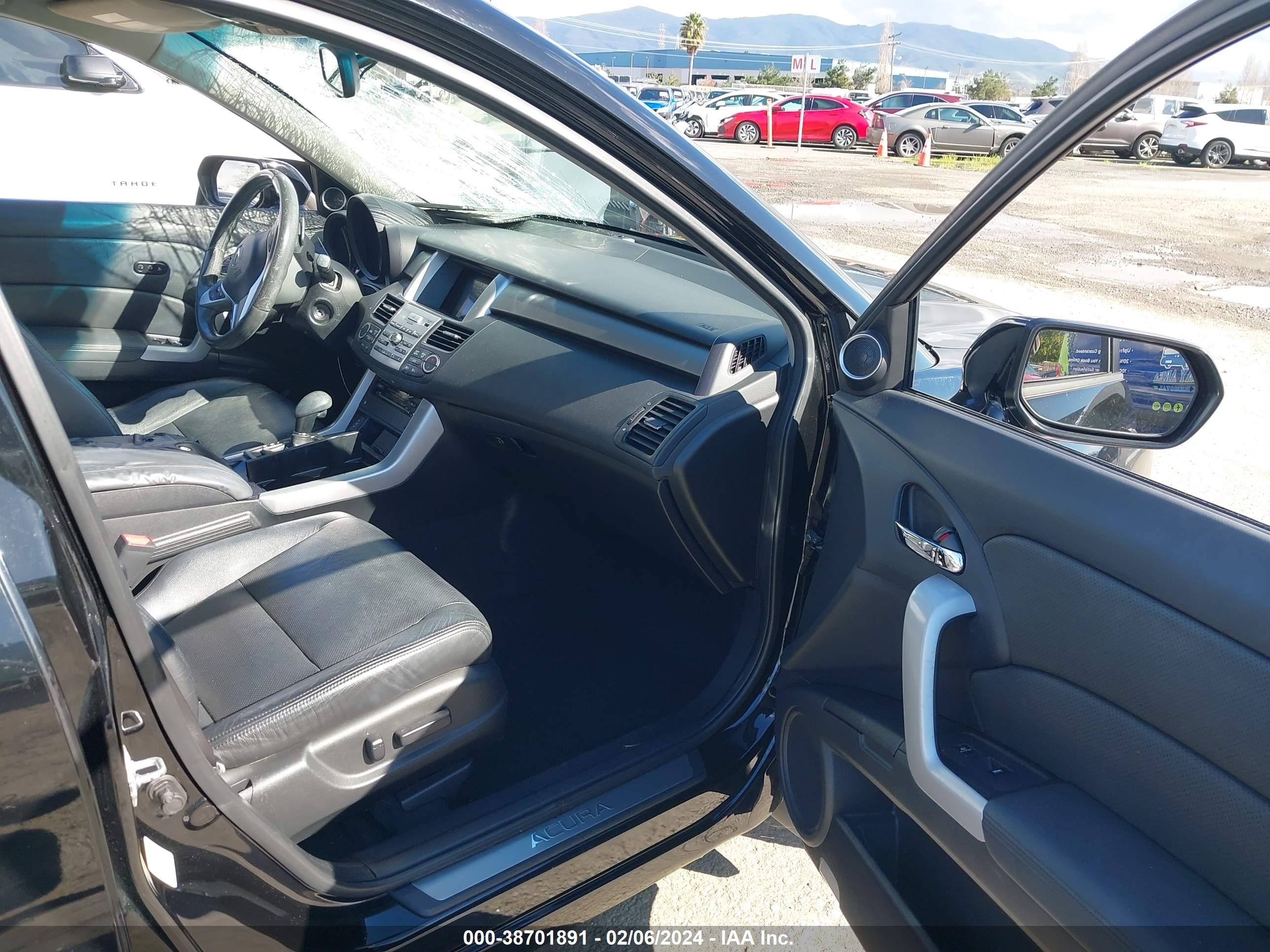 Photo 4 VIN: 5J8TB18209A005551 - ACURA RDX 