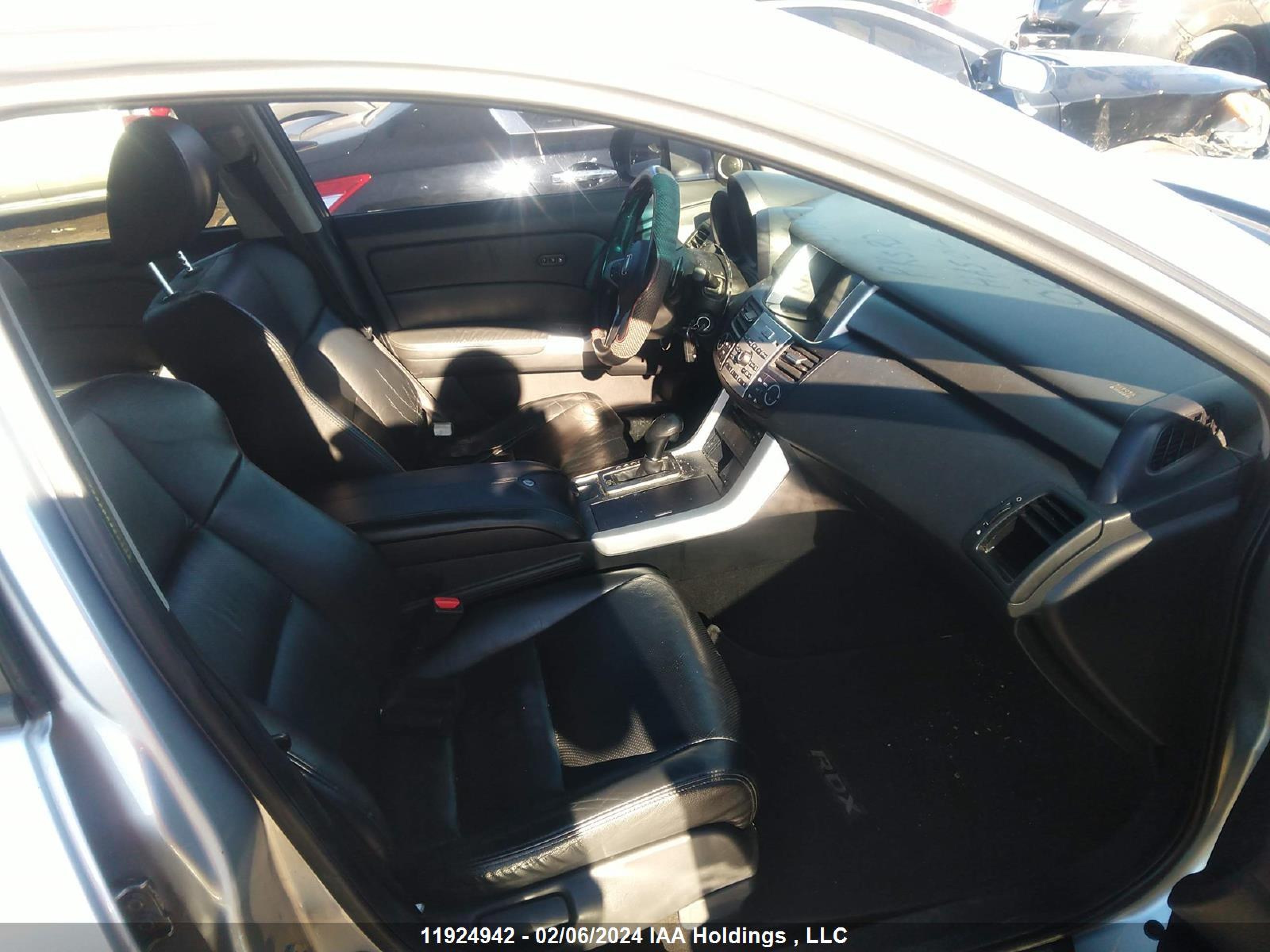 Photo 4 VIN: 5J8TB18288A803536 - ACURA RDX 