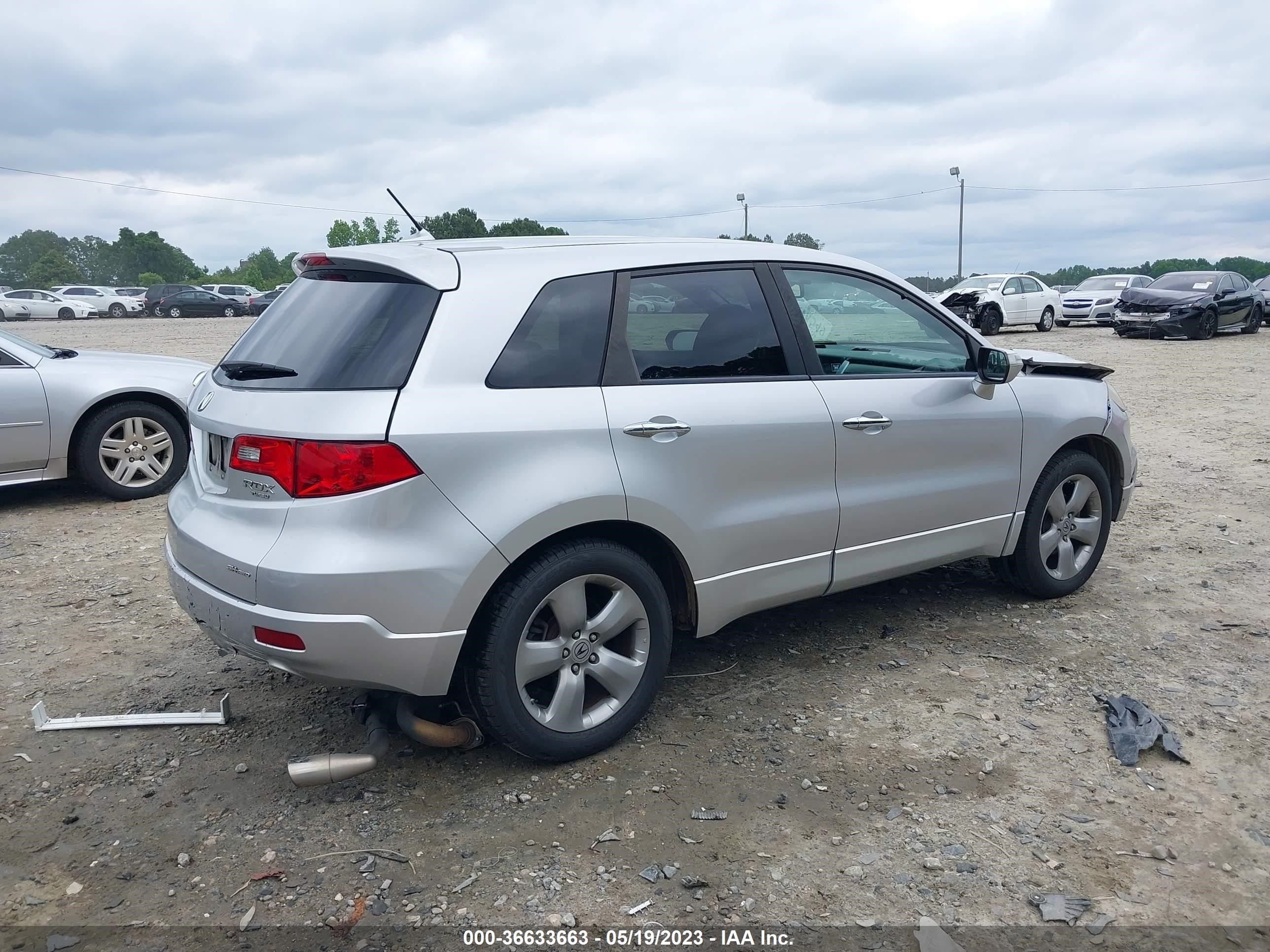 Photo 3 VIN: 5J8TB18518A002599 - ACURA RDX 