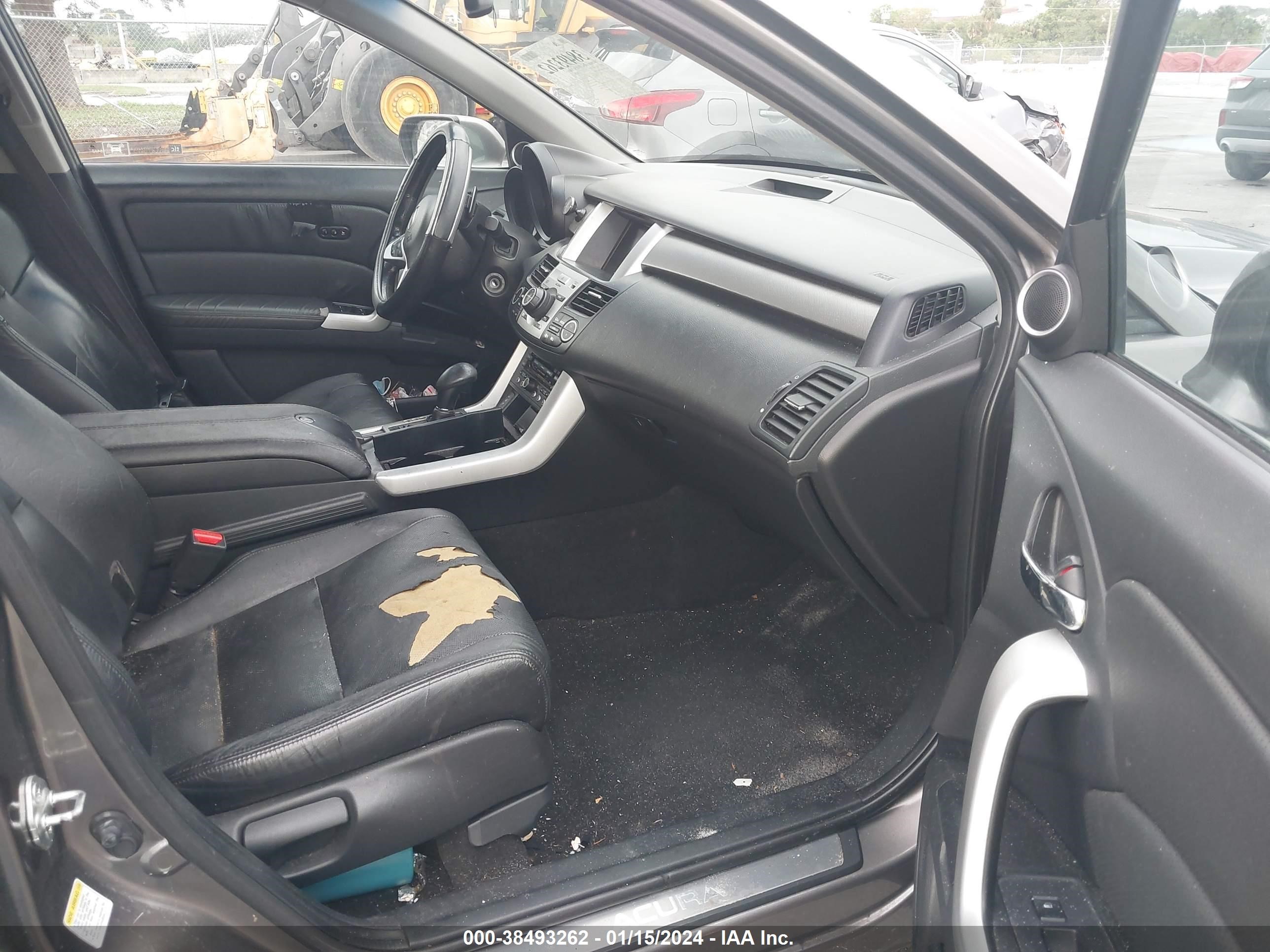 Photo 4 VIN: 5J8TB18538A011644 - ACURA RDX 