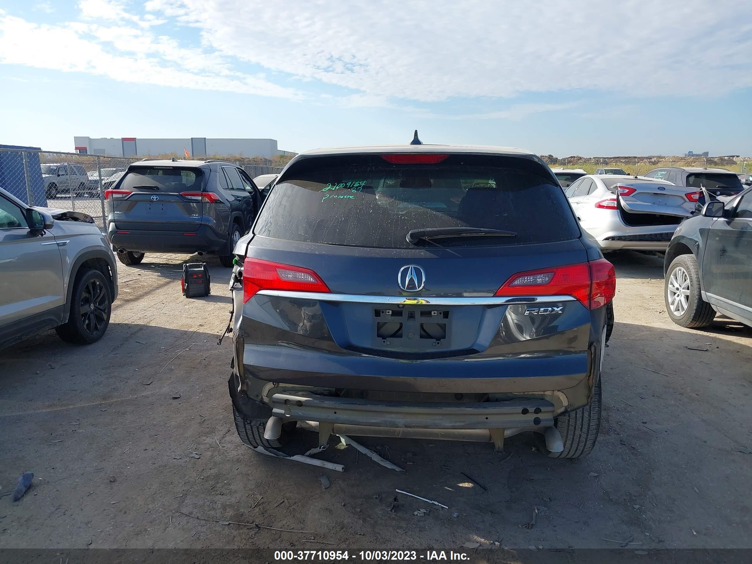 Photo 16 VIN: 5J8TB3H30FL015050 - ACURA RDX 