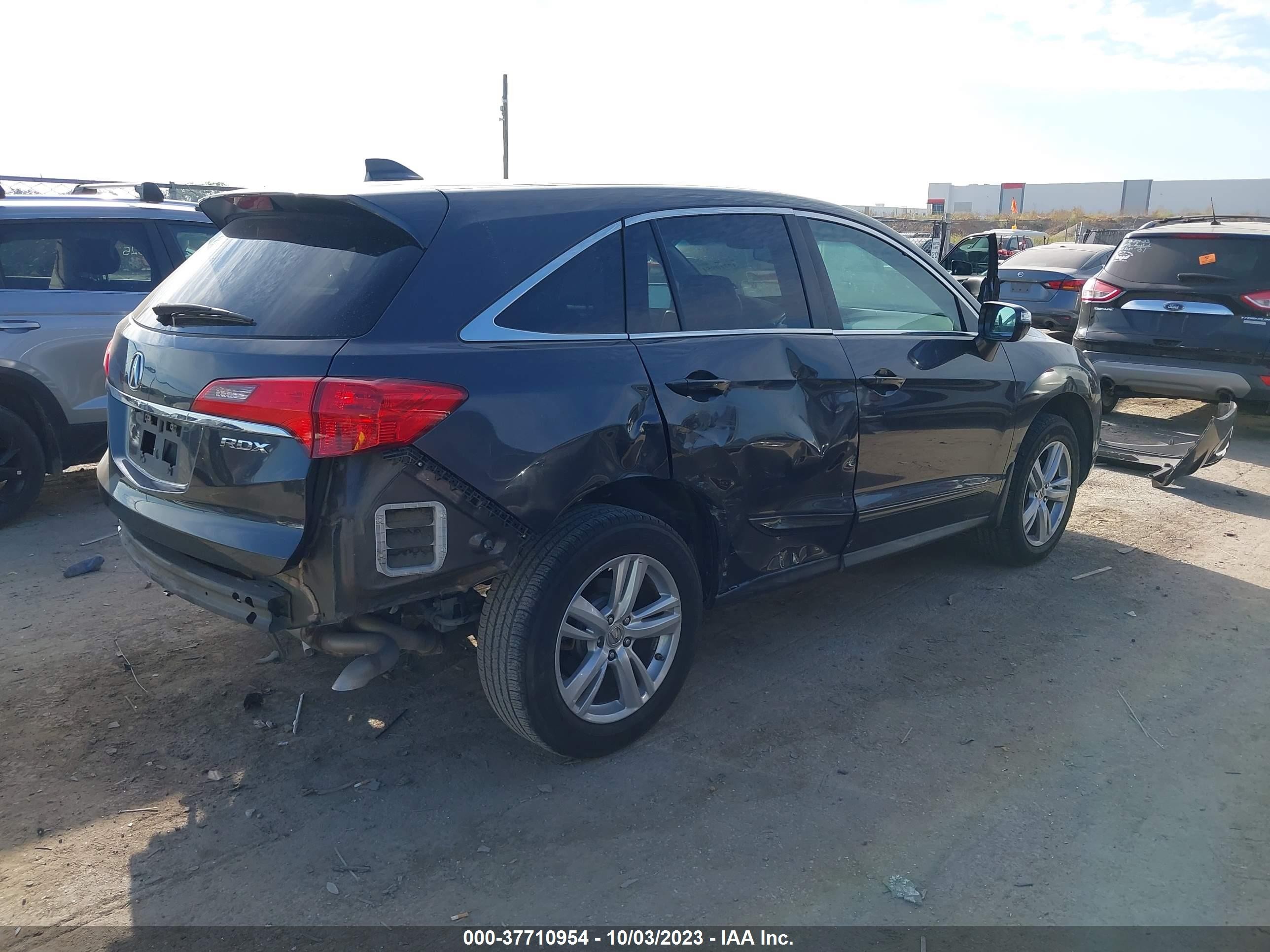 Photo 3 VIN: 5J8TB3H30FL015050 - ACURA RDX 