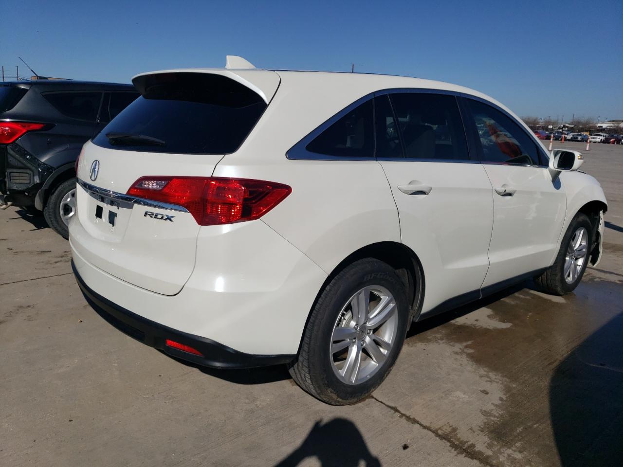 Photo 2 VIN: 5J8TB3H55FL014090 - ACURA RDX 