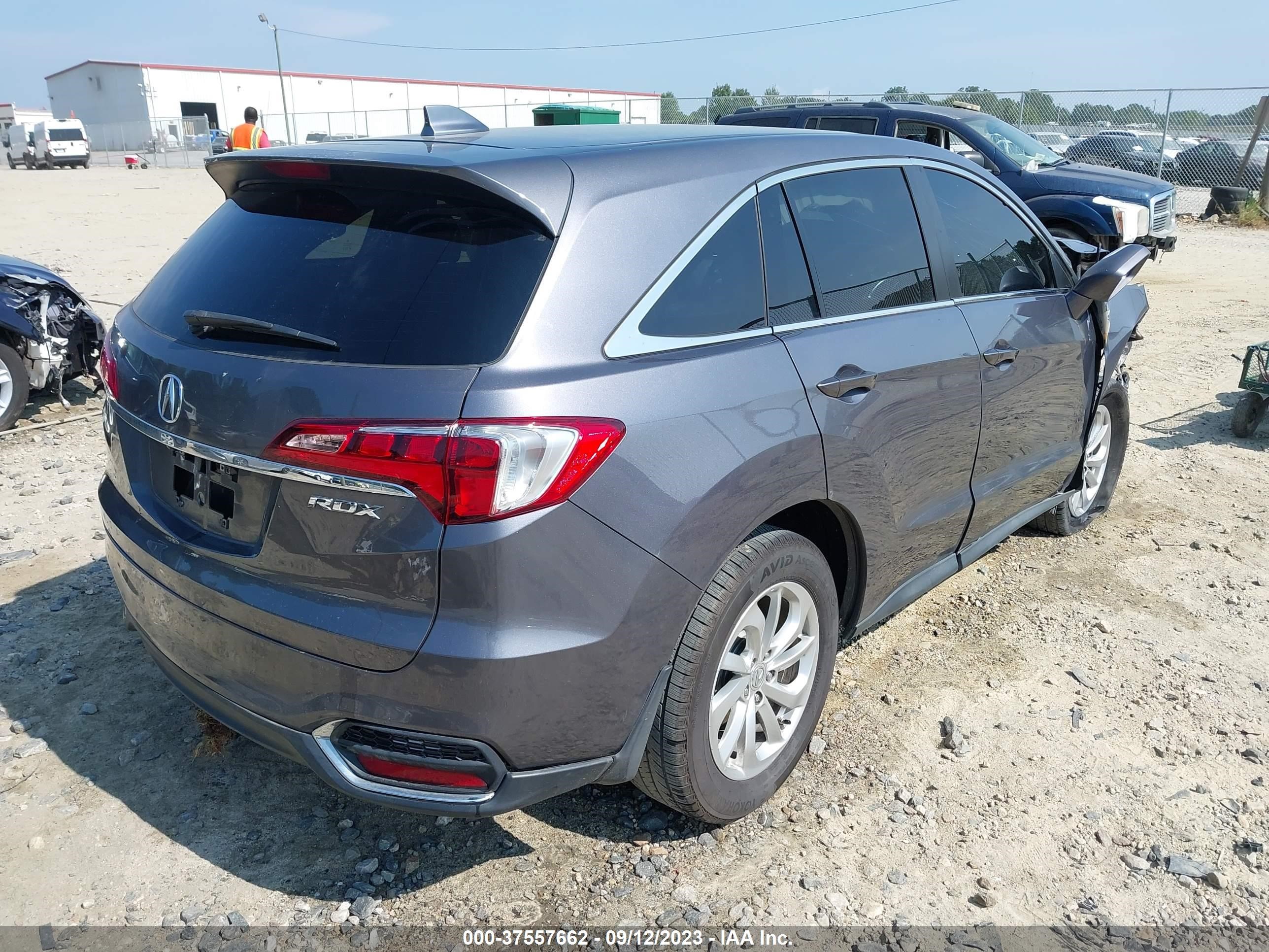 Photo 3 VIN: 5J8TB3H5XHL011351 - ACURA RDX 