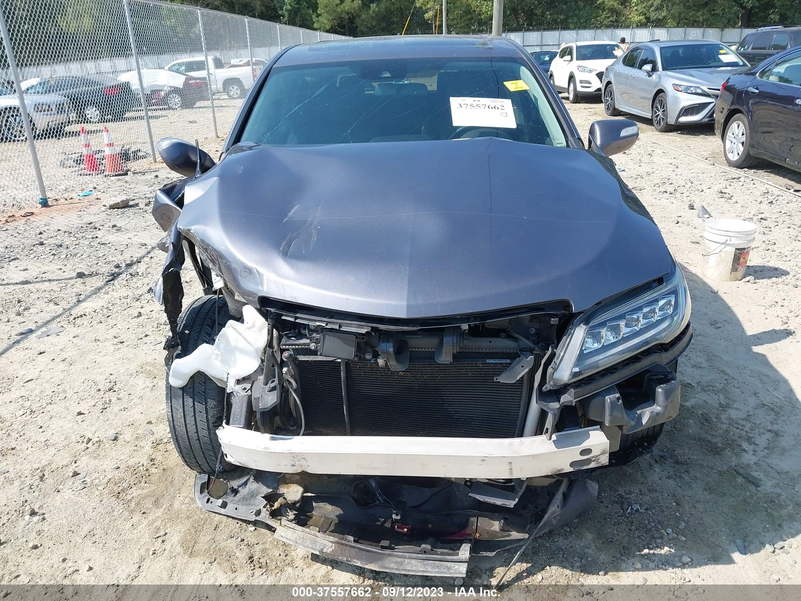 Photo 5 VIN: 5J8TB3H5XHL011351 - ACURA RDX 