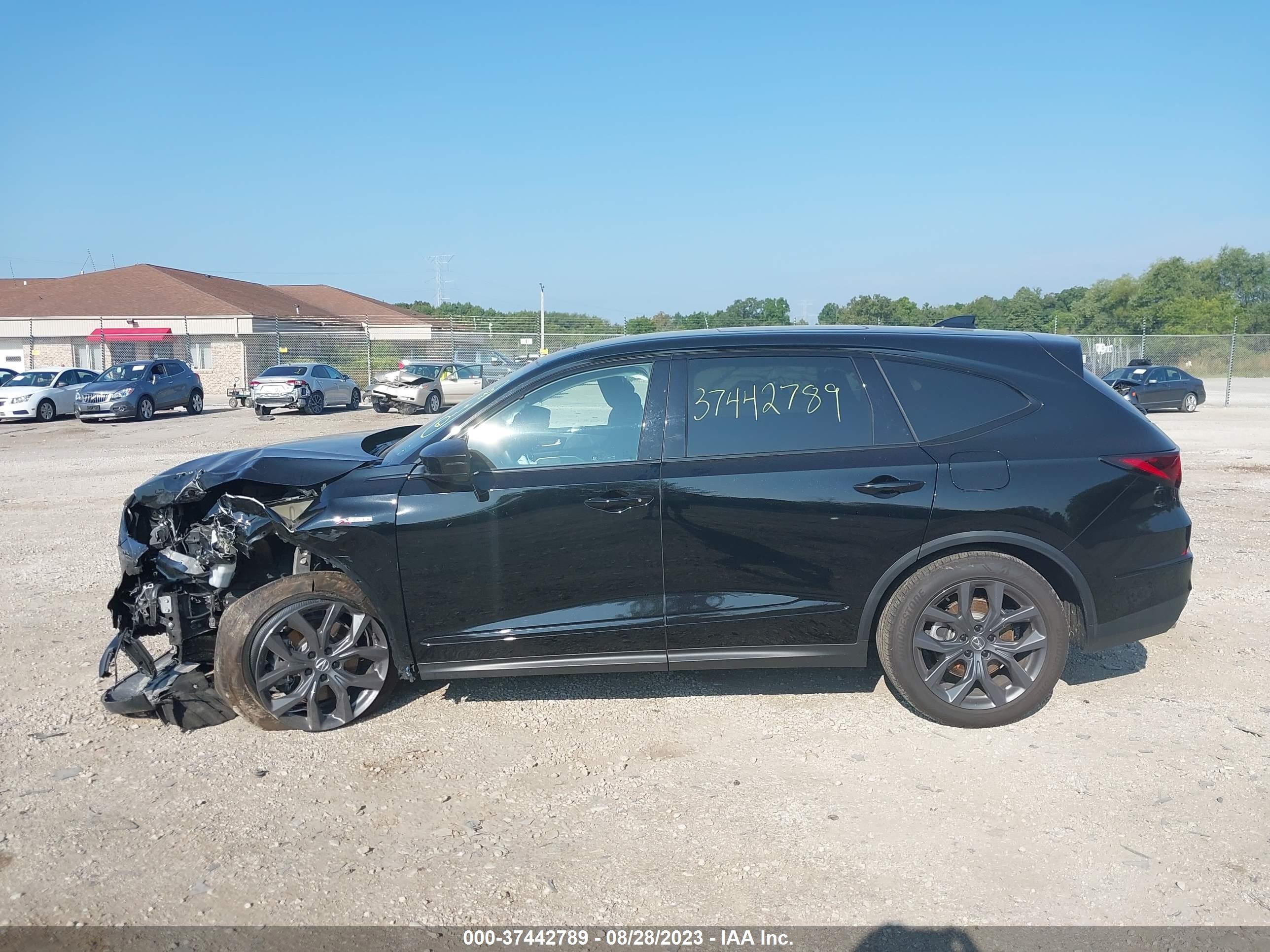 Photo 13 VIN: 5J8YE1H05NL034442 - ACURA MDX 