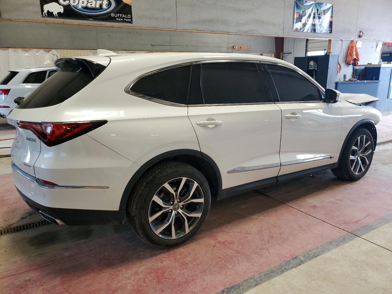 Photo 2 VIN: 5J8YE1H4XPL031493 - ACURA MDX 