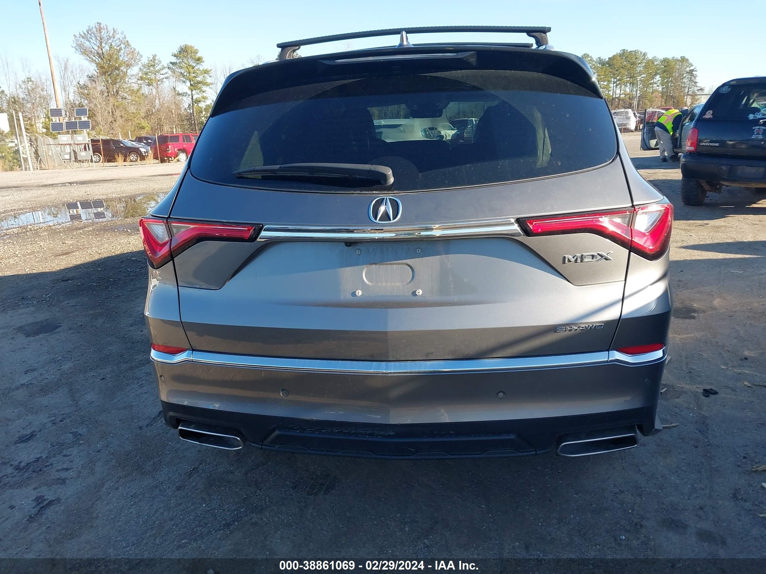 Photo 15 VIN: 5J8YE1H81NL011617 - ACURA MDX 