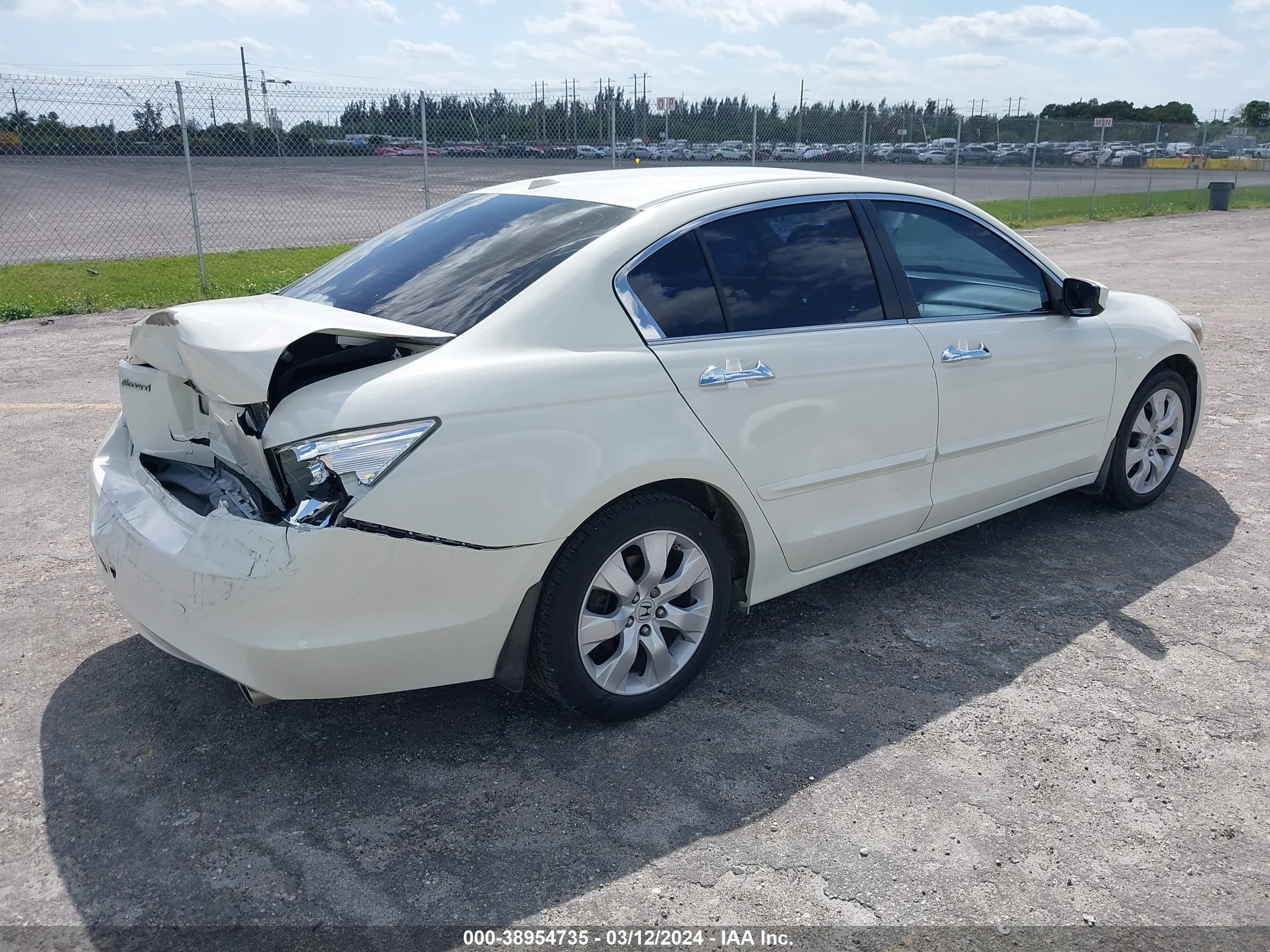 Photo 3 VIN: 5KBCP36879B001539 - HONDA ACCORD 