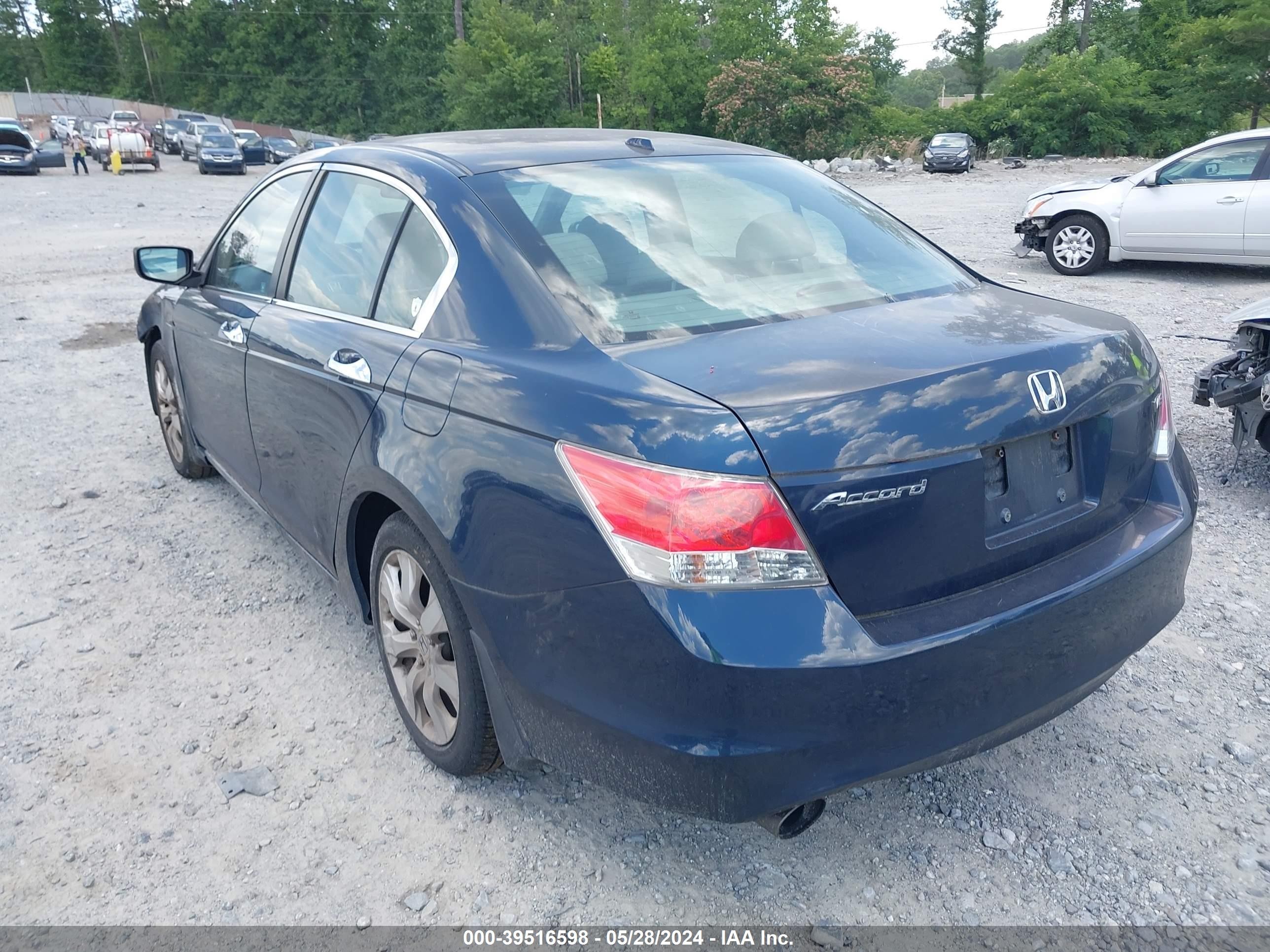 Photo 2 VIN: 5KBCP3F80AB015335 - HONDA ACCORD 