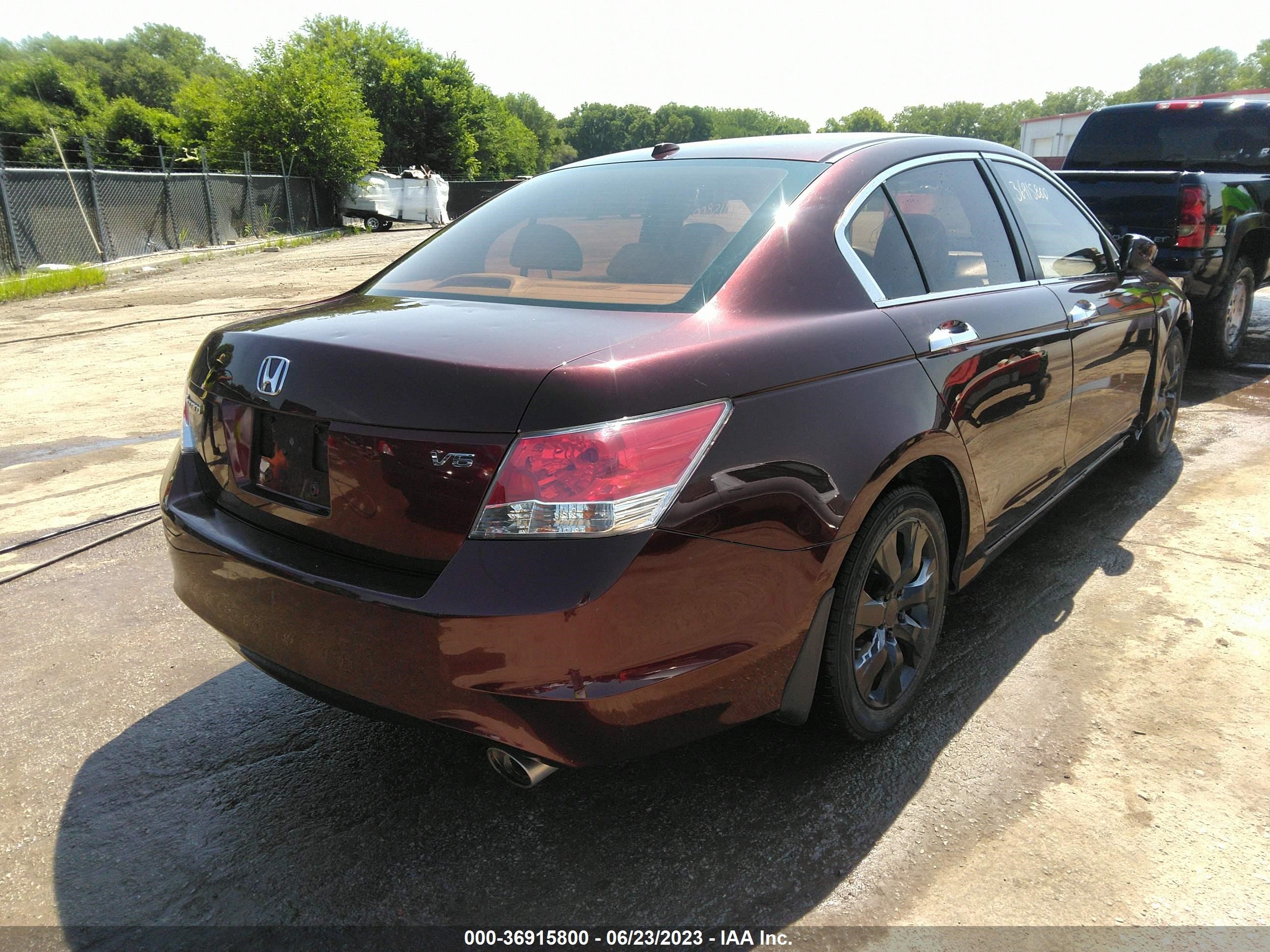 Photo 3 VIN: 5KBCP3F83AB013238 - HONDA ACCORD 