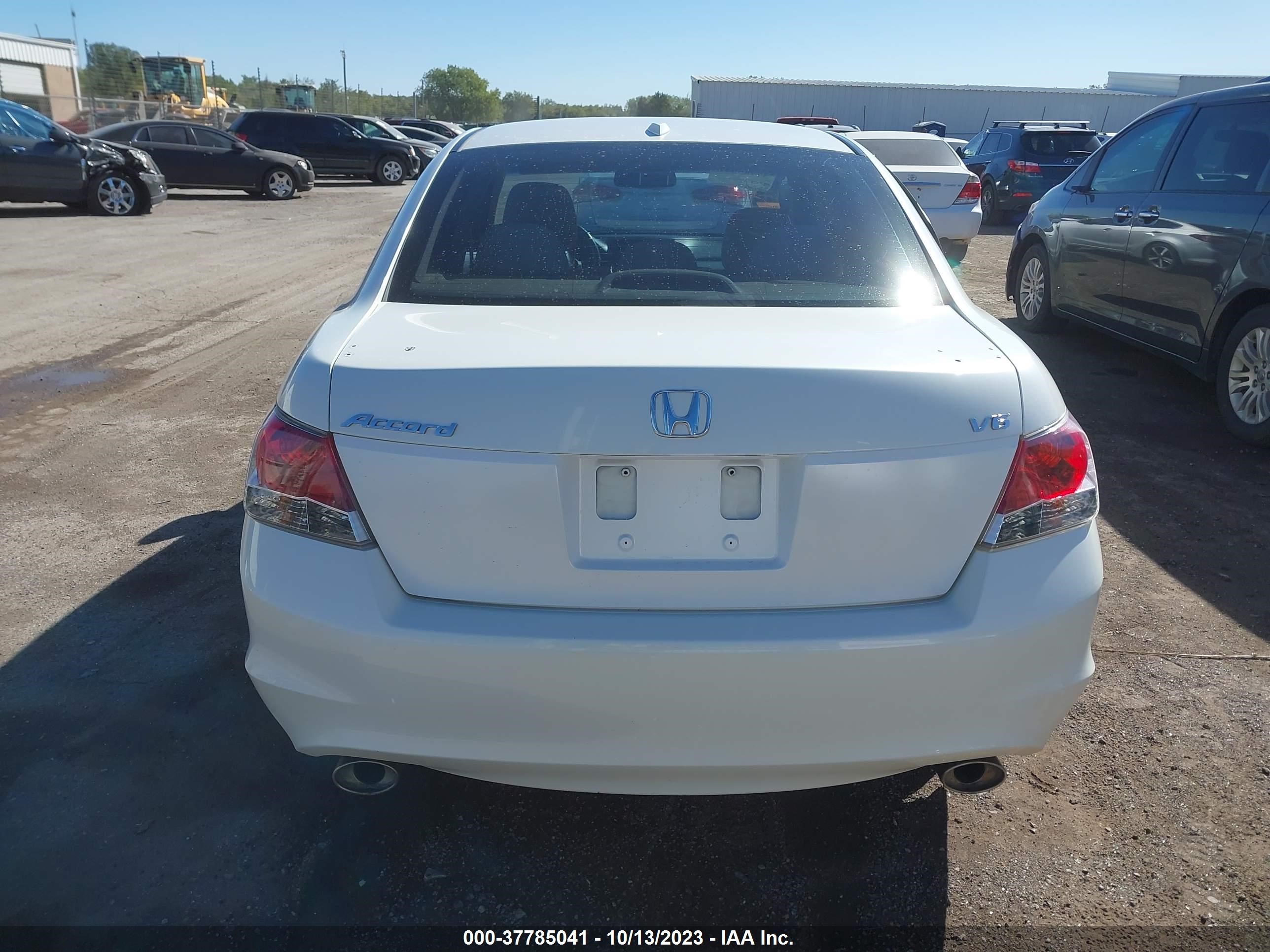 Photo 15 VIN: 5KBCP3F88BB003810 - HONDA ACCORD 