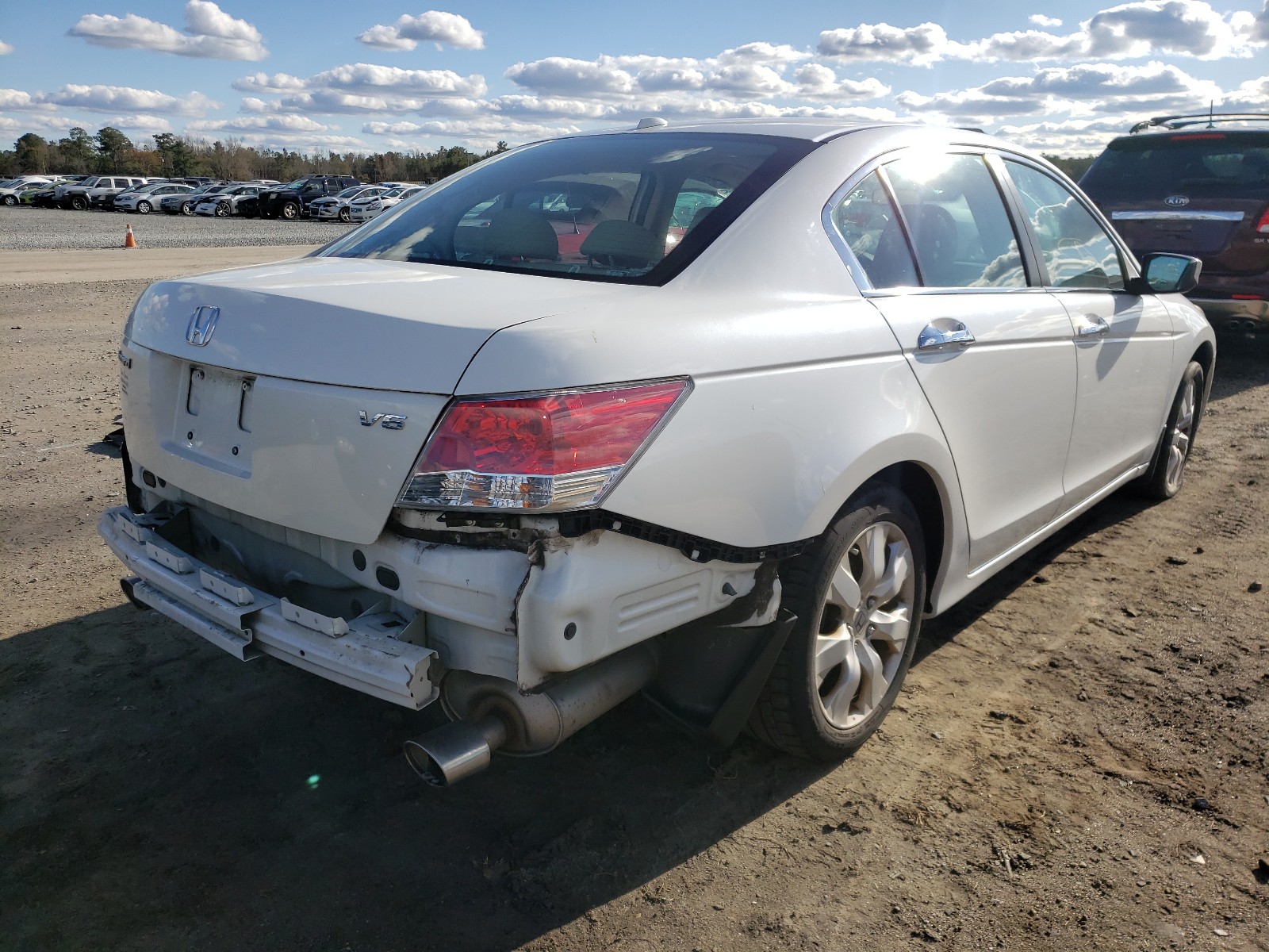 Photo 3 VIN: 5KBCP3F89AB014586 - HONDA ACCORD 