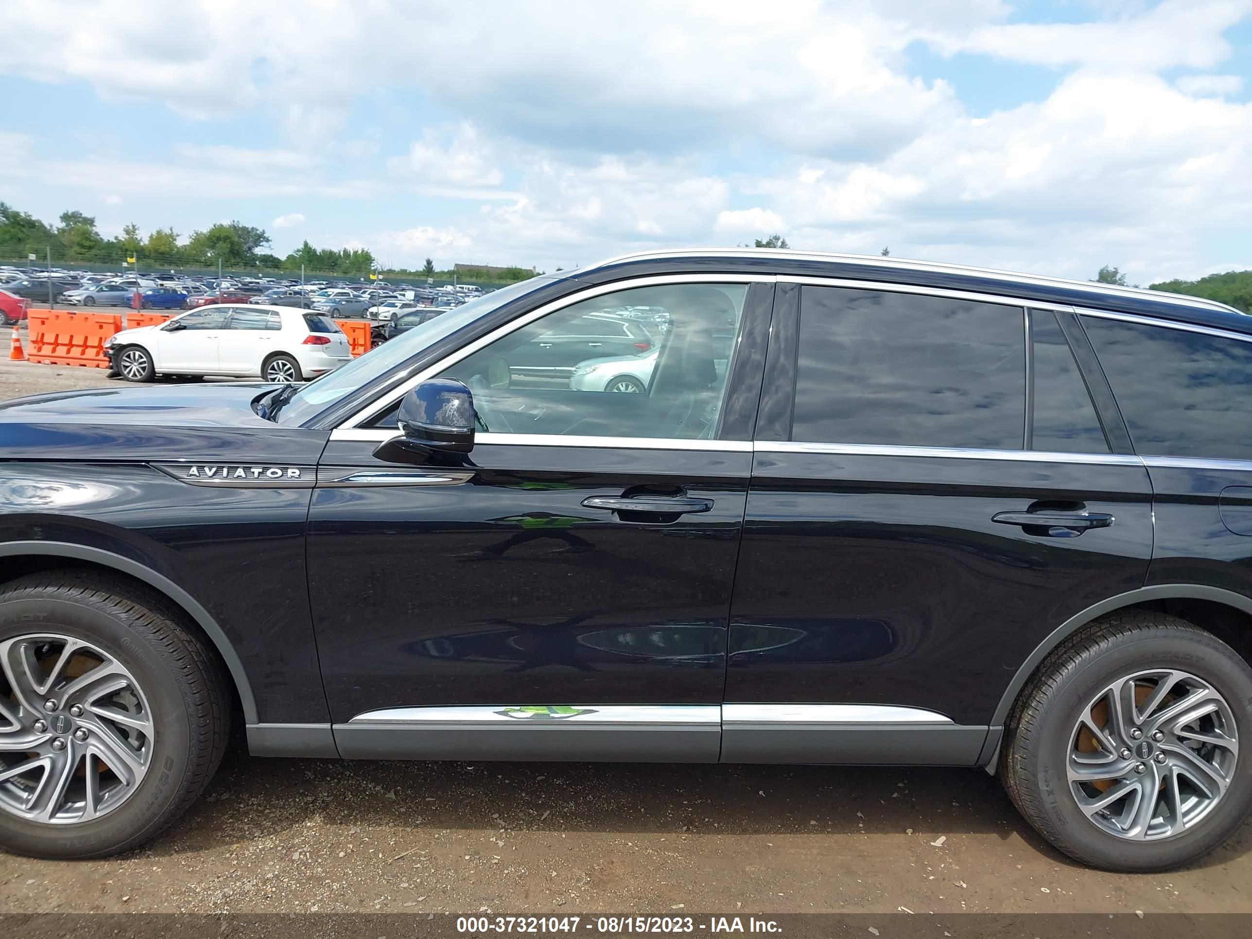 Photo 13 VIN: 5LM5J0XC2PGL08252 - LINCOLN AVIATOR 