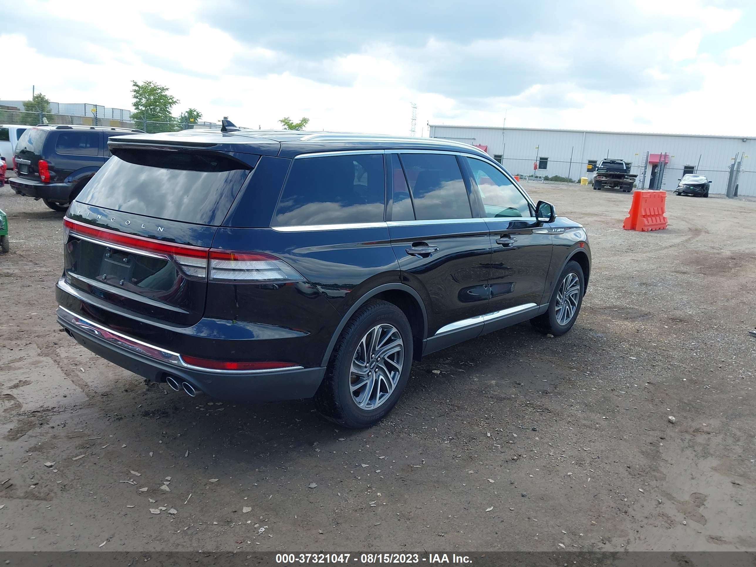 Photo 3 VIN: 5LM5J0XC2PGL08252 - LINCOLN AVIATOR 