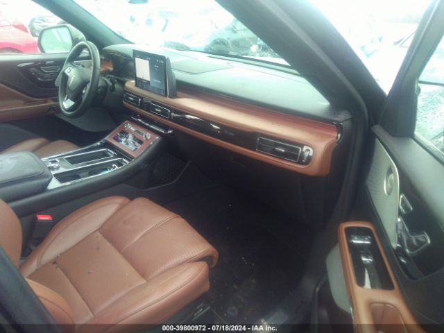 Photo 4 VIN: 5LM5J7WC0PGL24024 - LINCOLN AVIATOR 