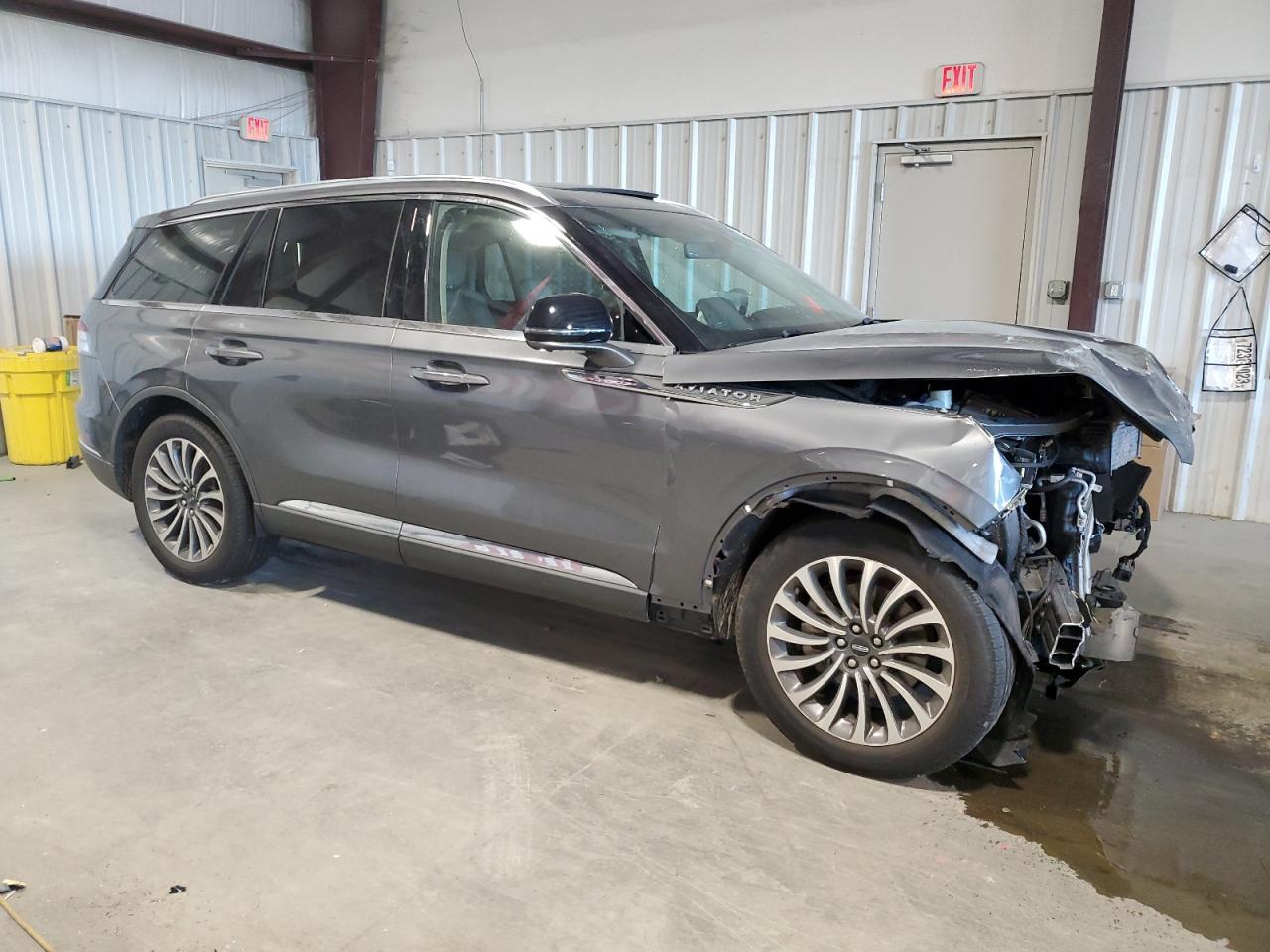 Photo 3 VIN: 5LM5J7WC1MGL08202 - LINCOLN AVIATOR 