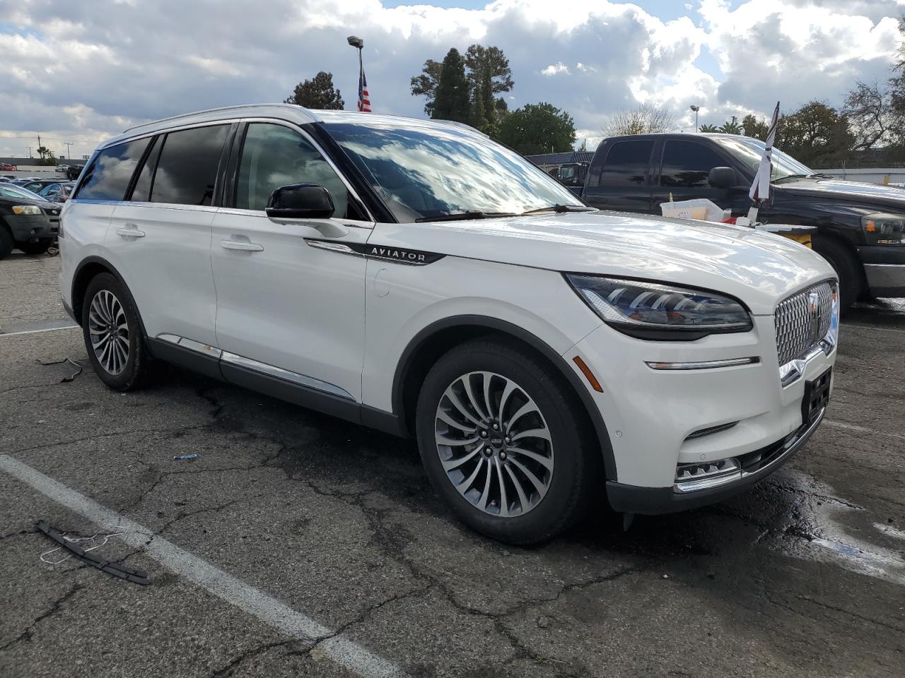 Photo 3 VIN: 5LM5J7WC2LGL09440 - LINCOLN AVIATOR 