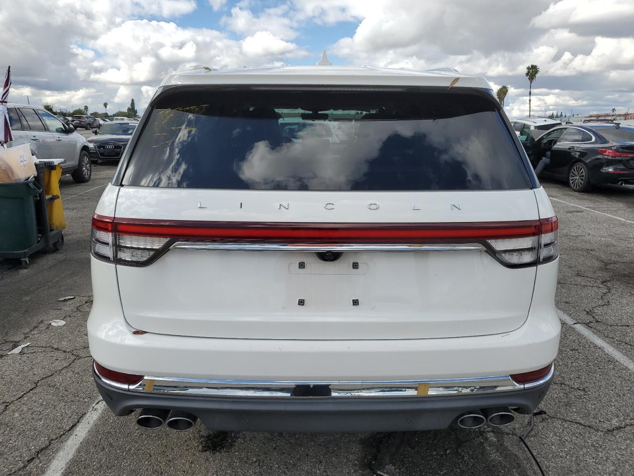 Photo 5 VIN: 5LM5J7WC2LGL09440 - LINCOLN AVIATOR 