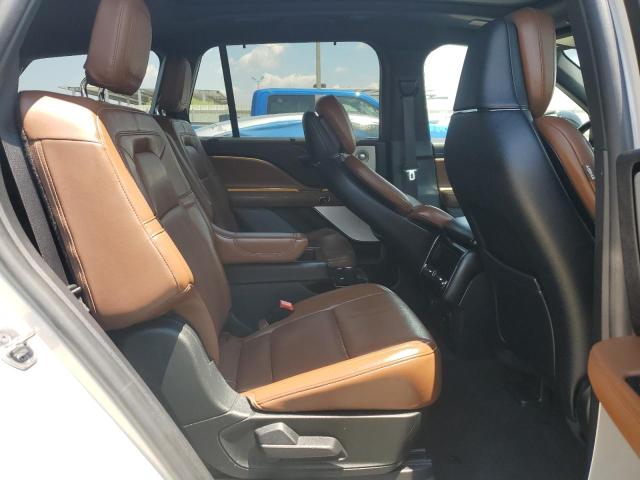 Photo 10 VIN: 5LM5J7WC5NGL03196 - LINCOLN AVIATOR 