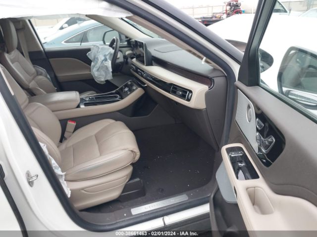 Photo 4 VIN: 5LM5J7WC5NGL10570 - LINCOLN AVIATOR 