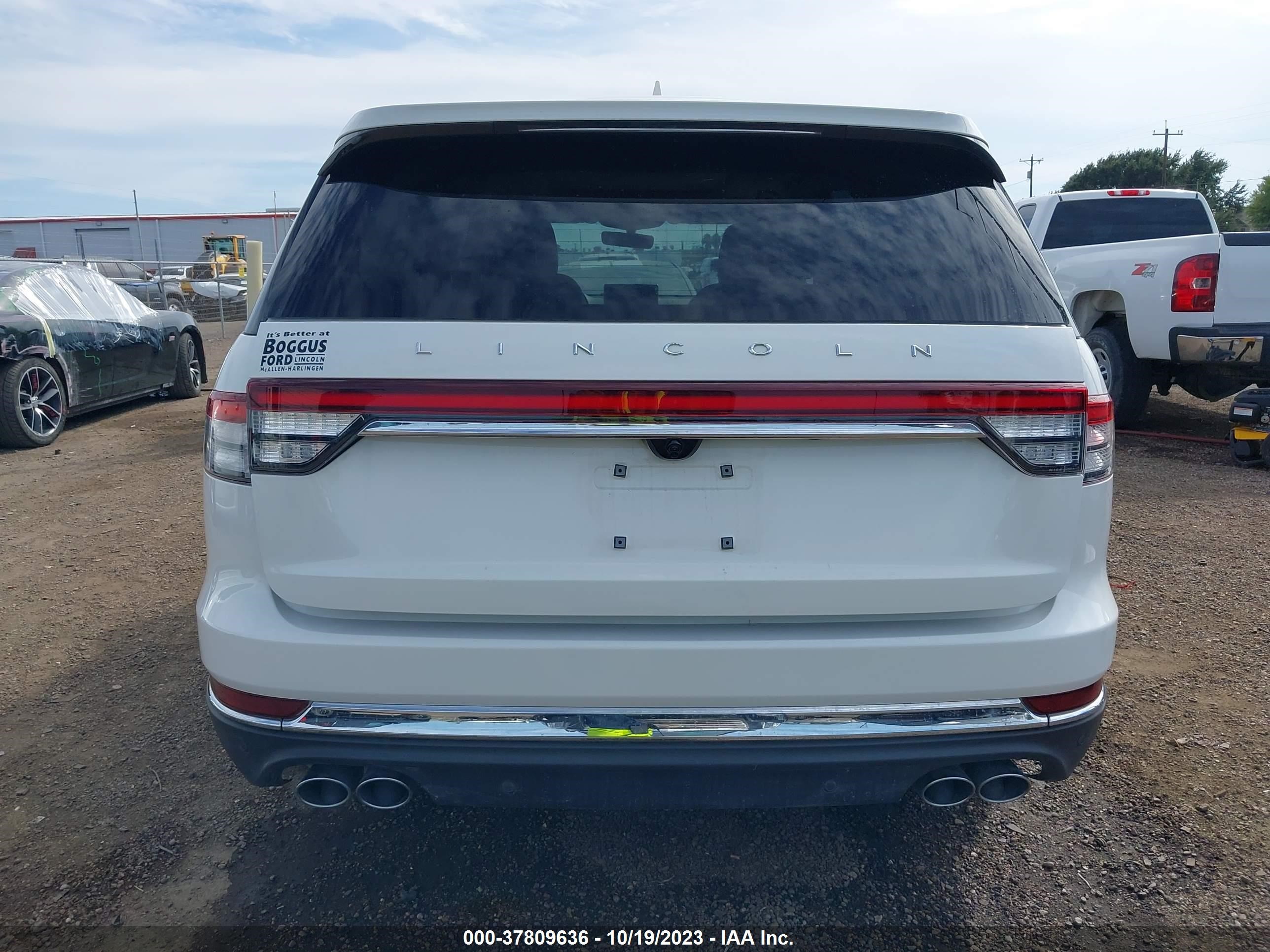 Photo 15 VIN: 5LM5J7WC5NGL11878 - LINCOLN AVIATOR 