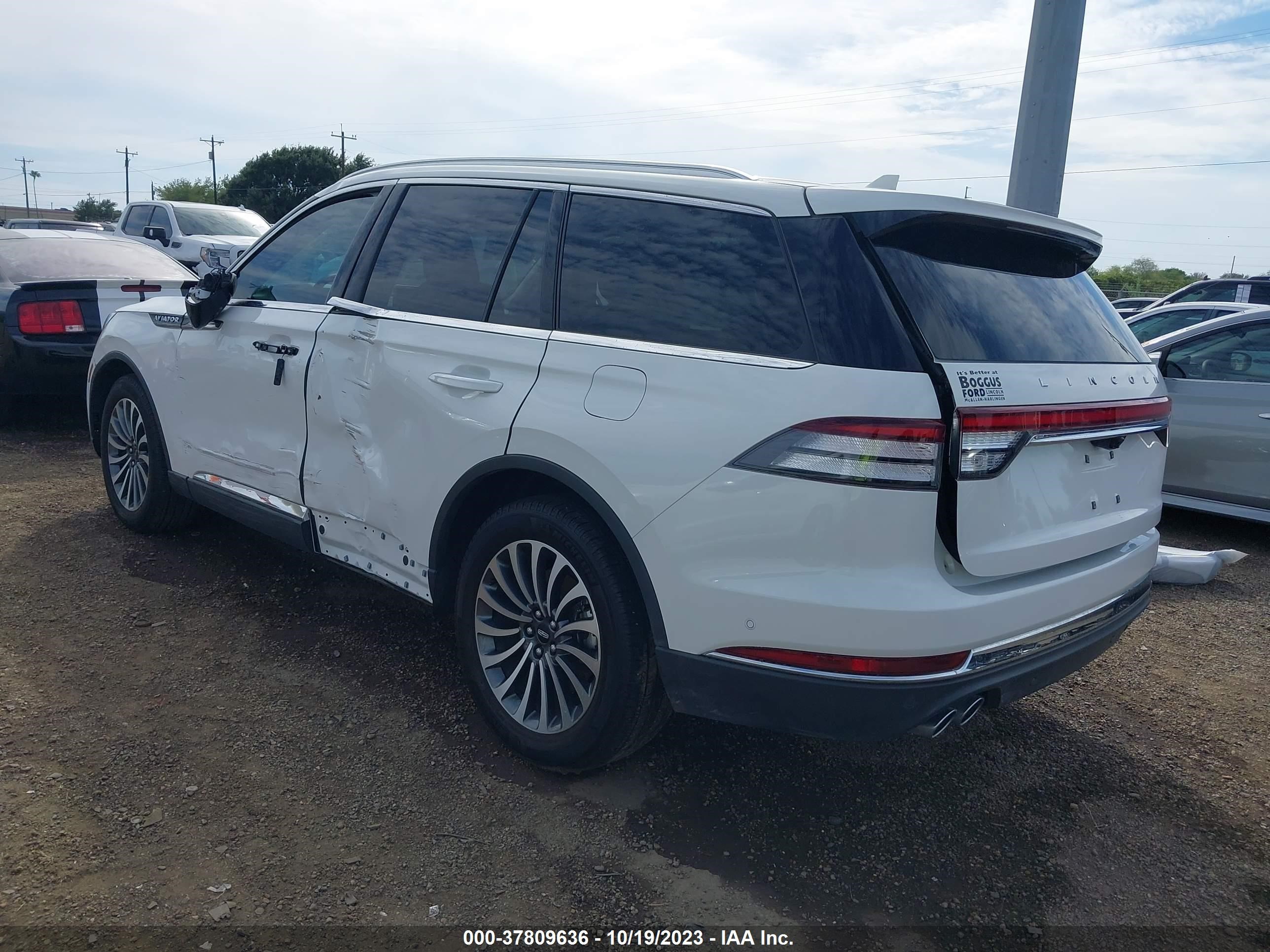 Photo 2 VIN: 5LM5J7WC5NGL11878 - LINCOLN AVIATOR 