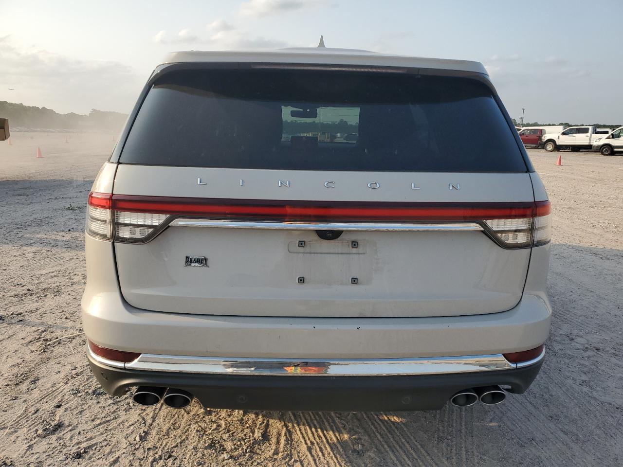 Photo 5 VIN: 5LM5J7WC7LGL34673 - LINCOLN AVIATOR 