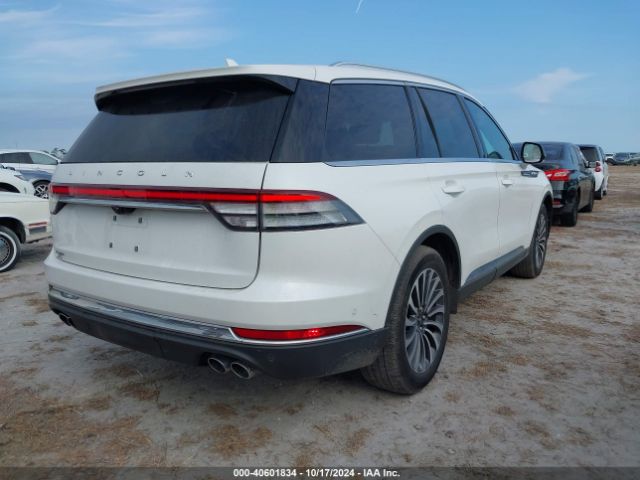 Photo 3 VIN: 5LM5J7WCXLGL21870 - LINCOLN AVIATOR 