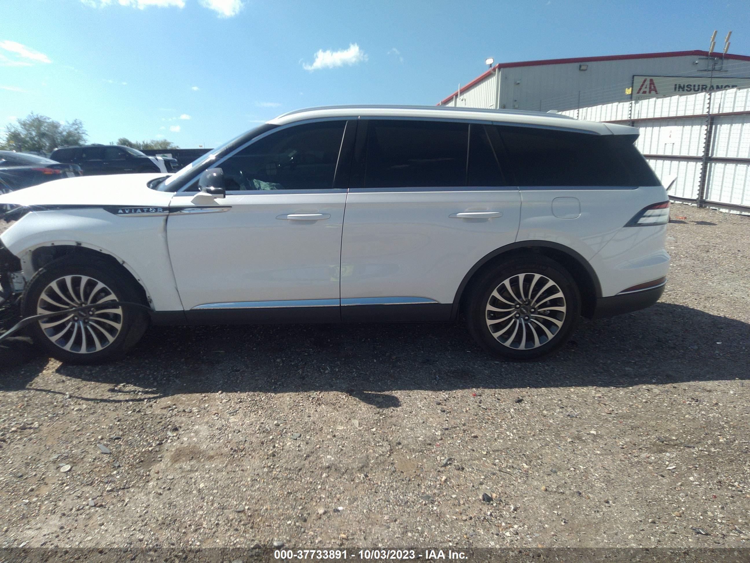 Photo 13 VIN: 5LM5J7WCXMGL07761 - LINCOLN AVIATOR 