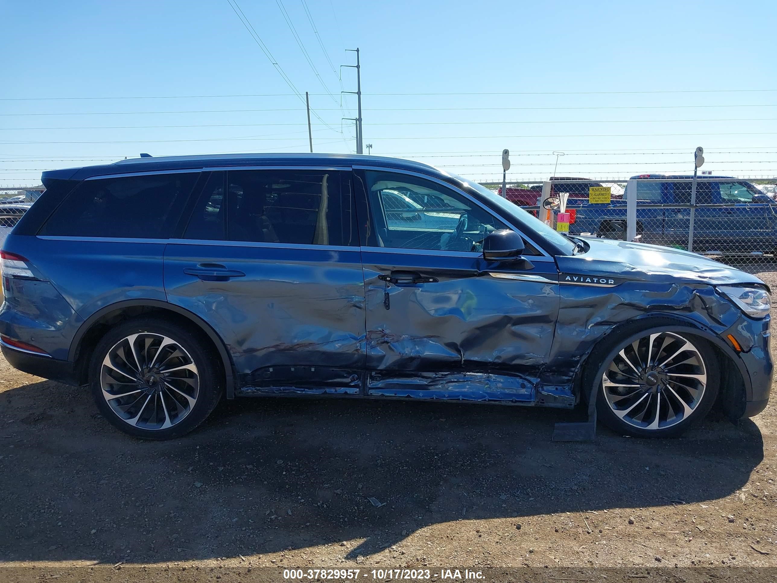 Photo 12 VIN: 5LM5J7XC1LGL01232 - LINCOLN AVIATOR 