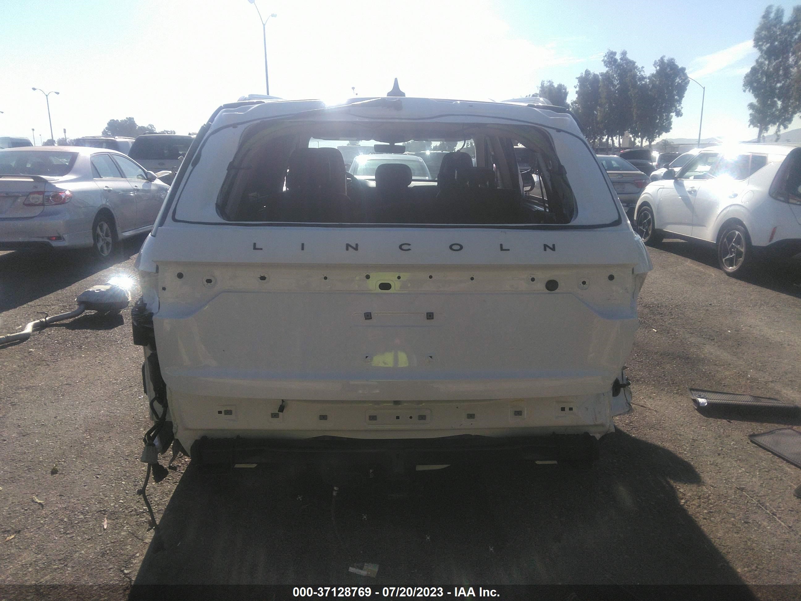 Photo 16 VIN: 5LM5J7XC1PGL02578 - LINCOLN AVIATOR 